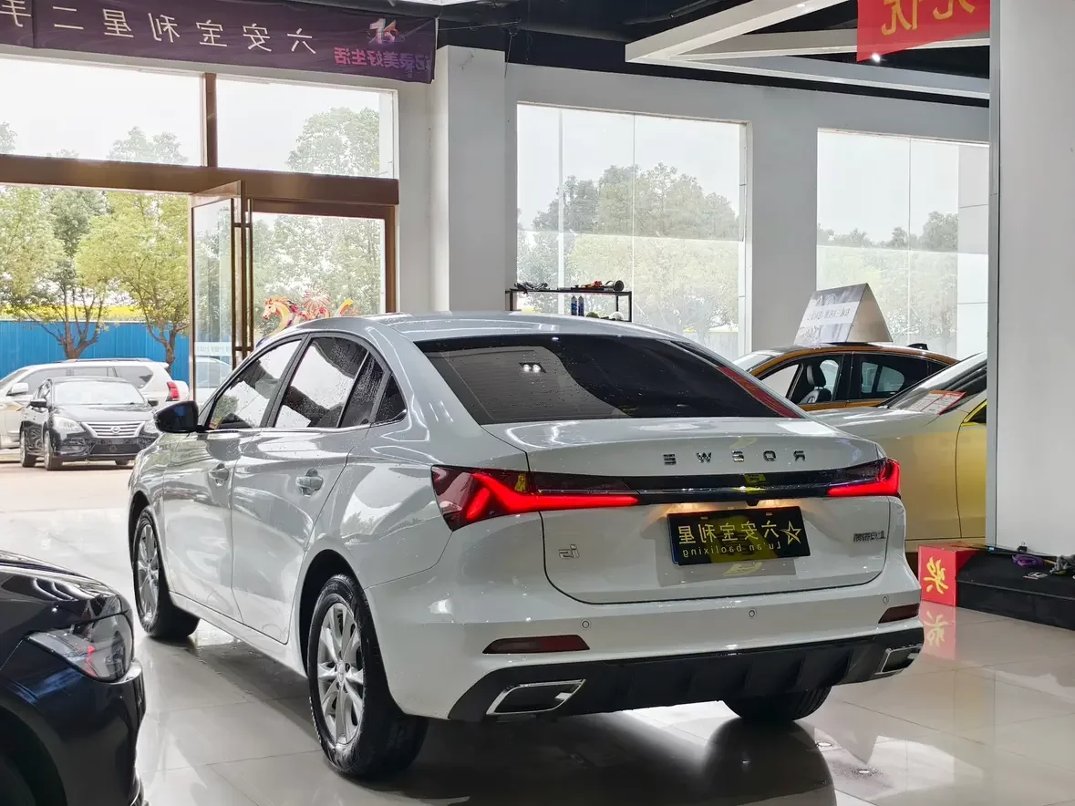 Roewe i5