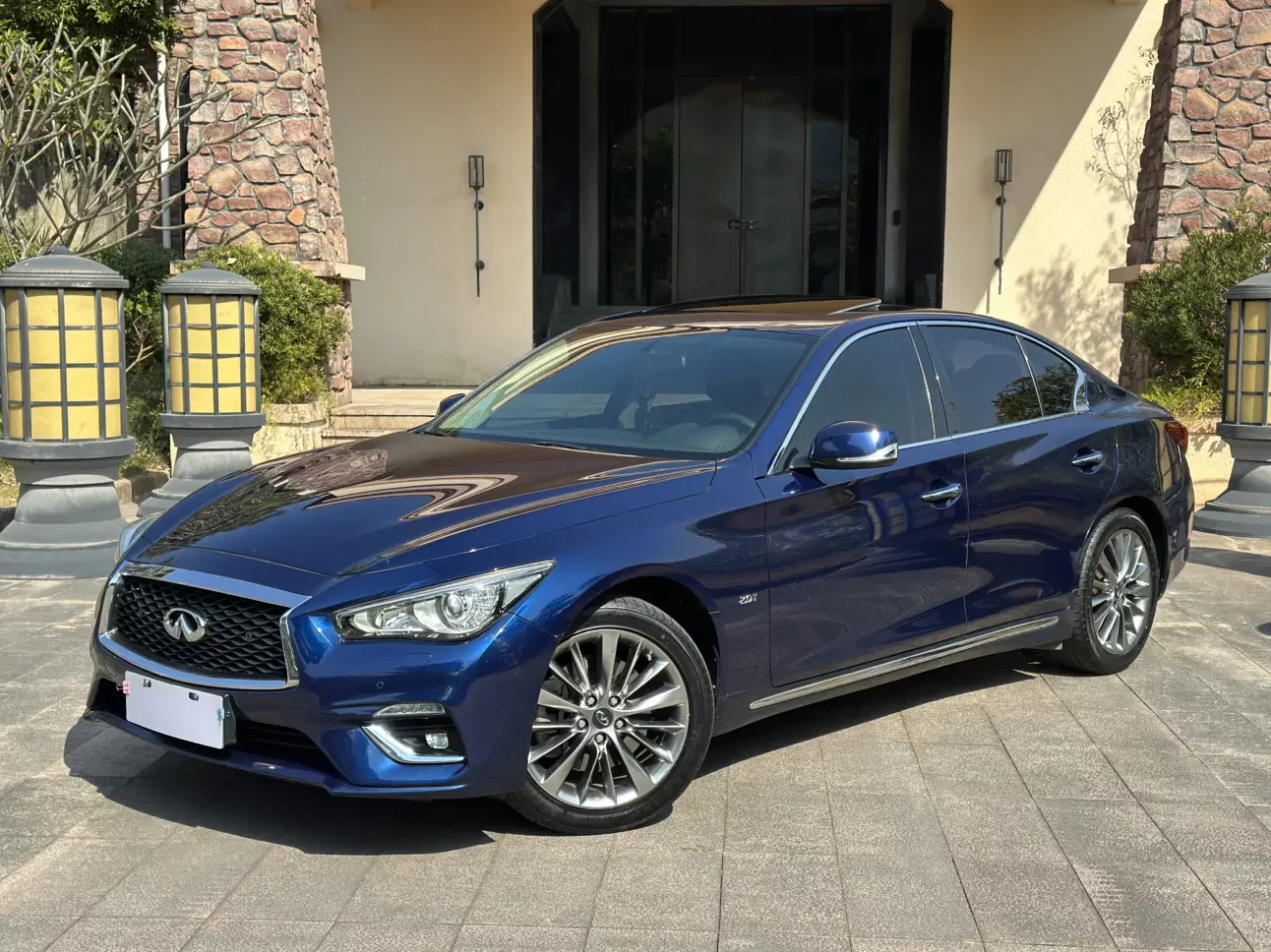 Infiniti Q50L