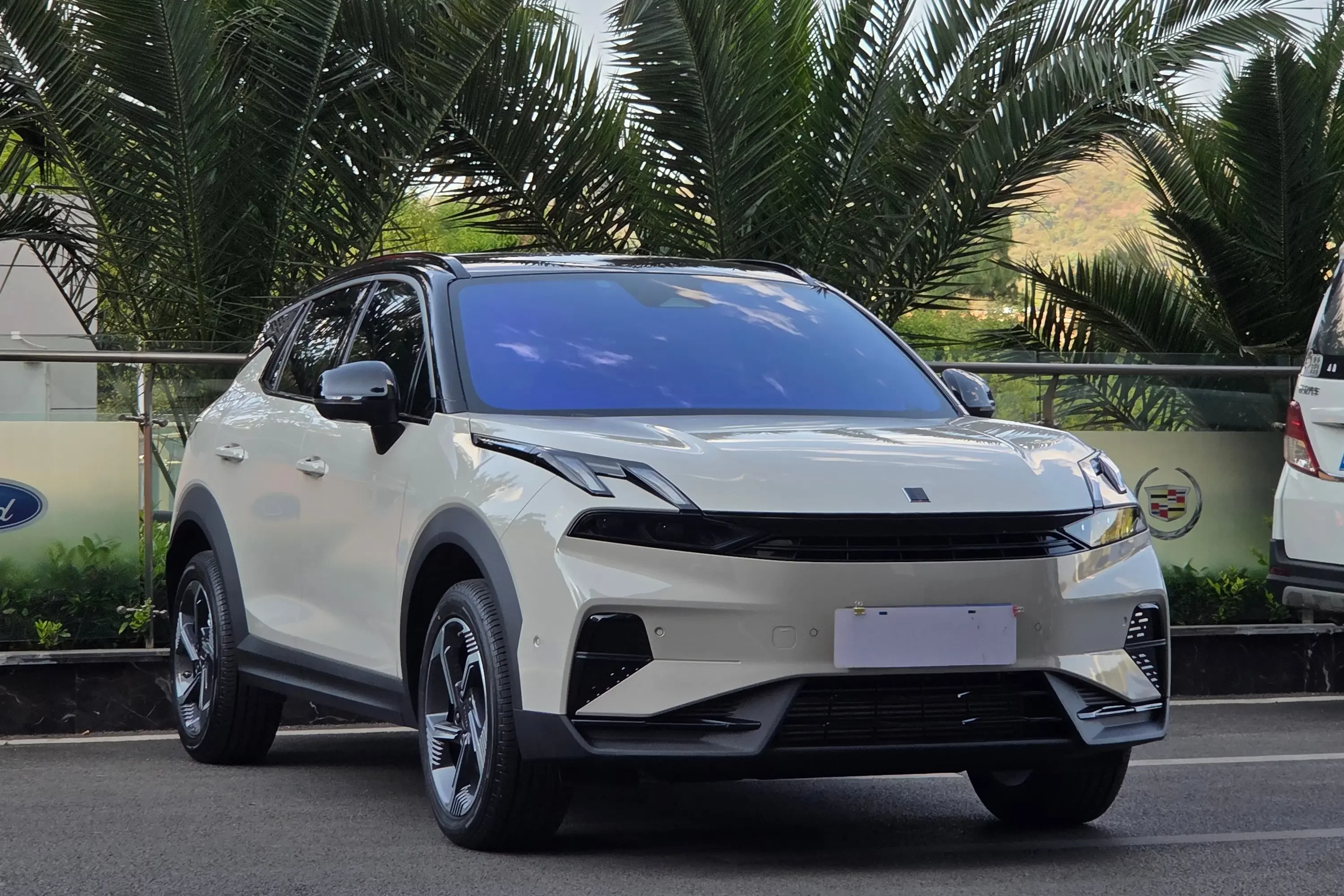 Lynk & Co 06