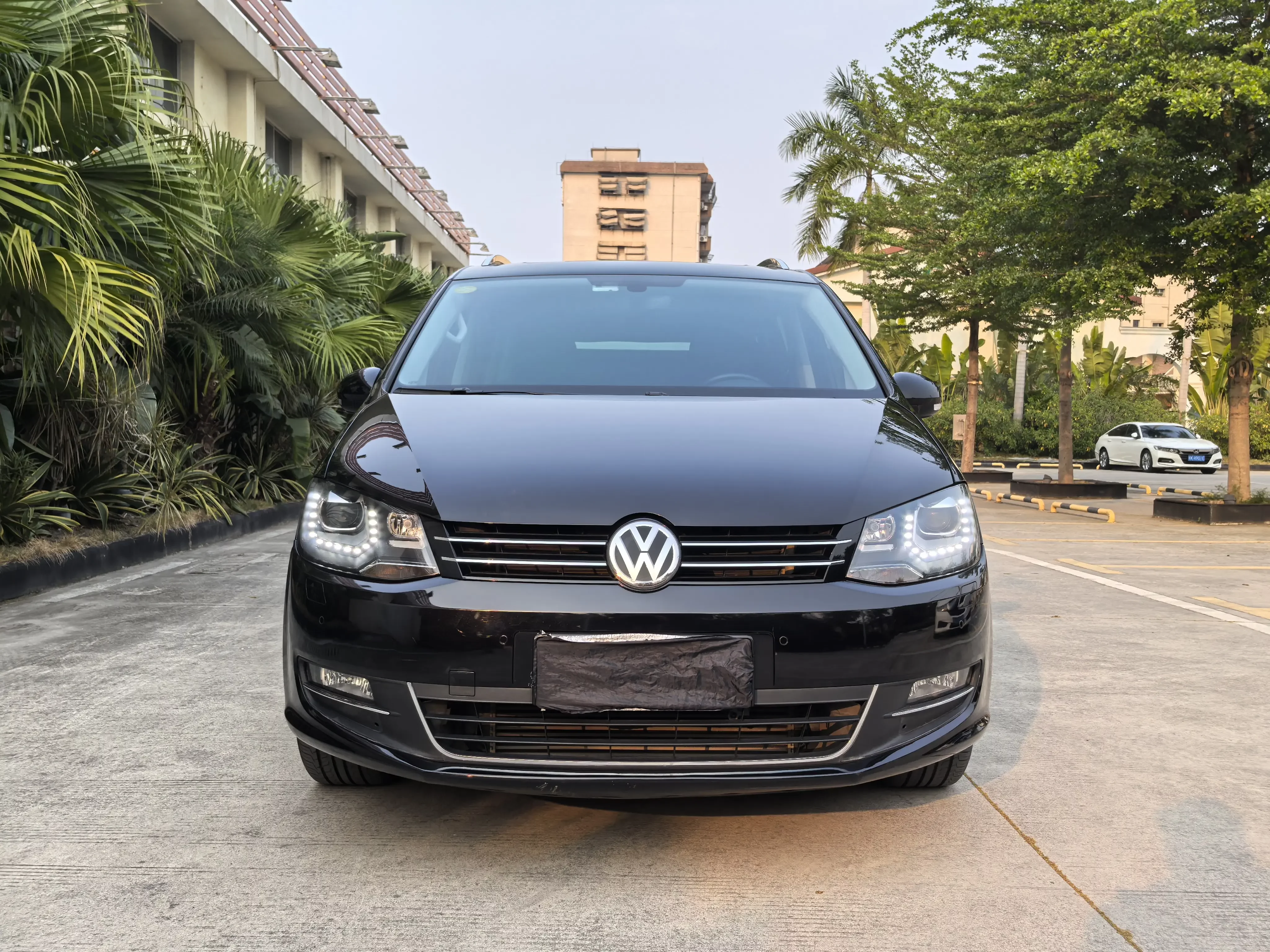Volkswagen Sharon
