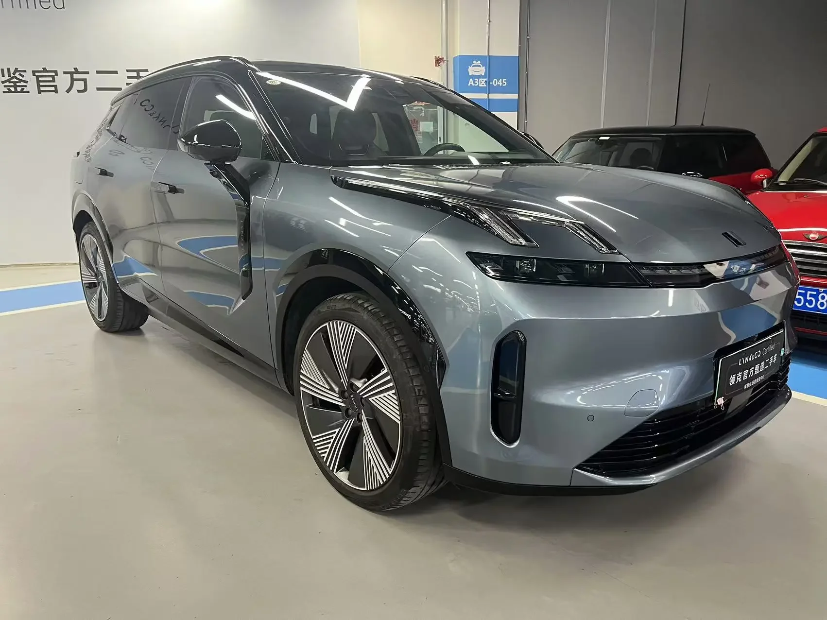 Lynk & Co 08 EM-P