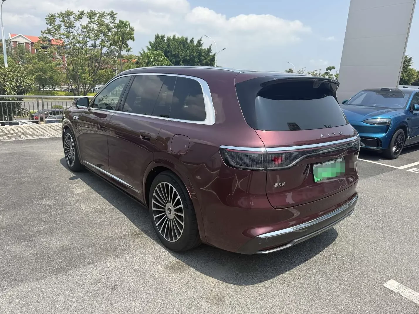 AITO QJM8