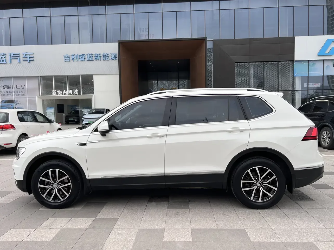 Volkswagen Tiguan L