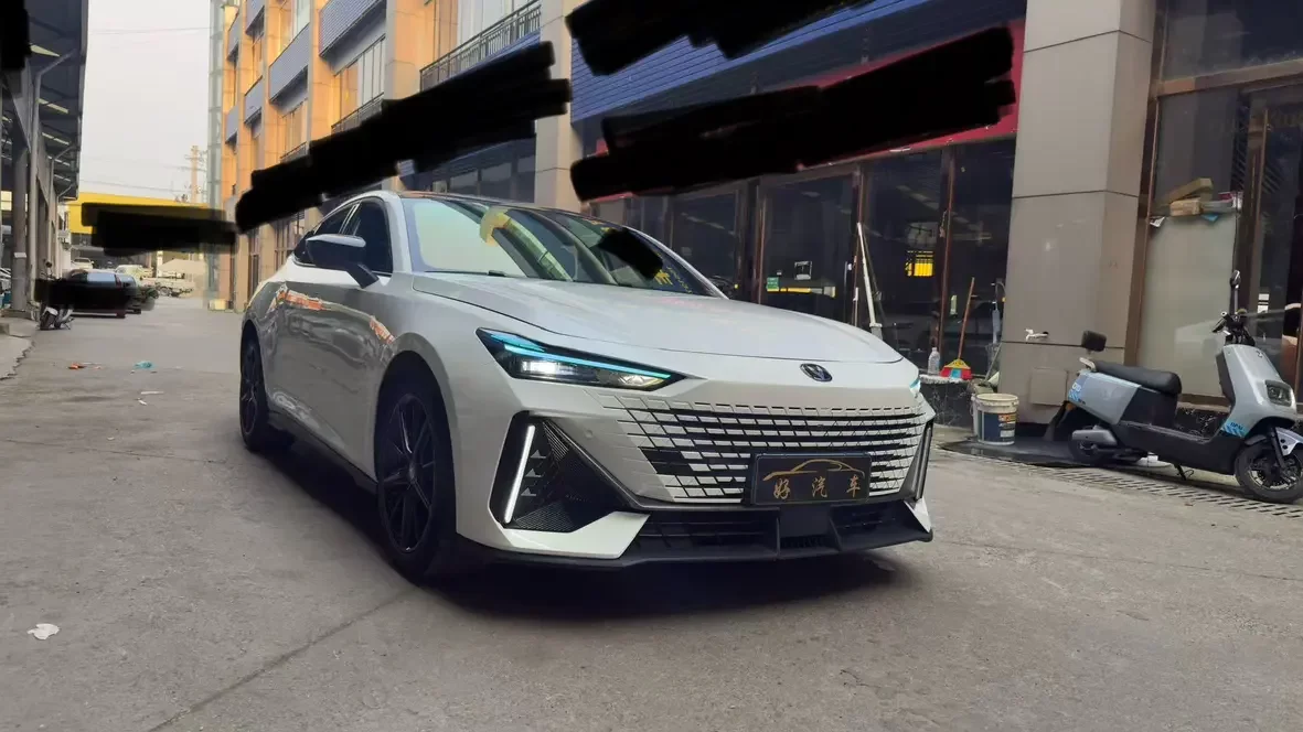 Changan UNI-V