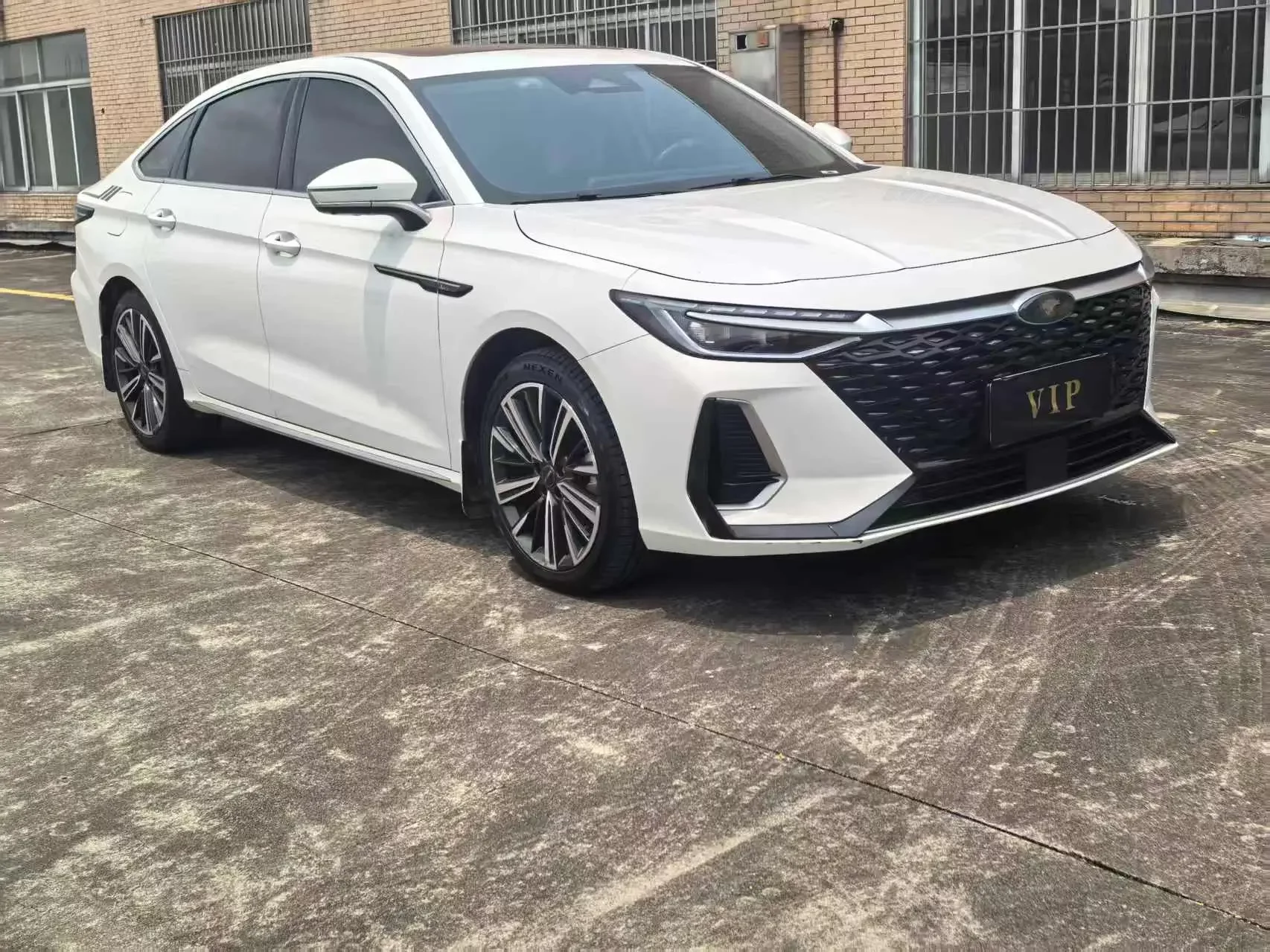 Chery Arrizo 8