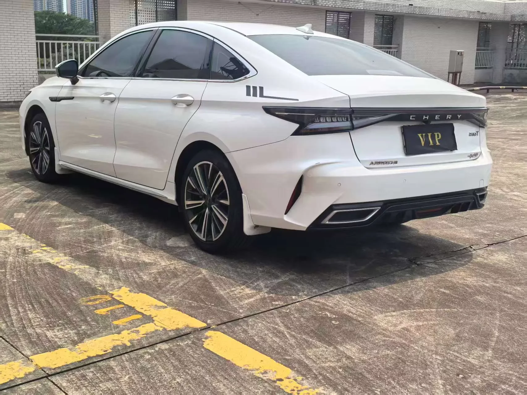 Chery Arrizo 8