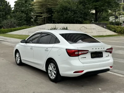 Roewe i5