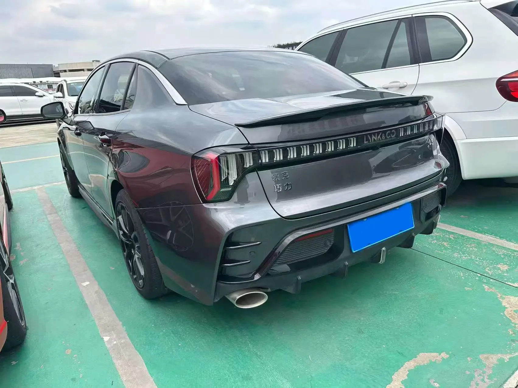 Lynk & Co 03