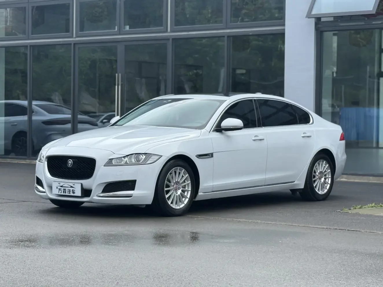 Jaguar XFL