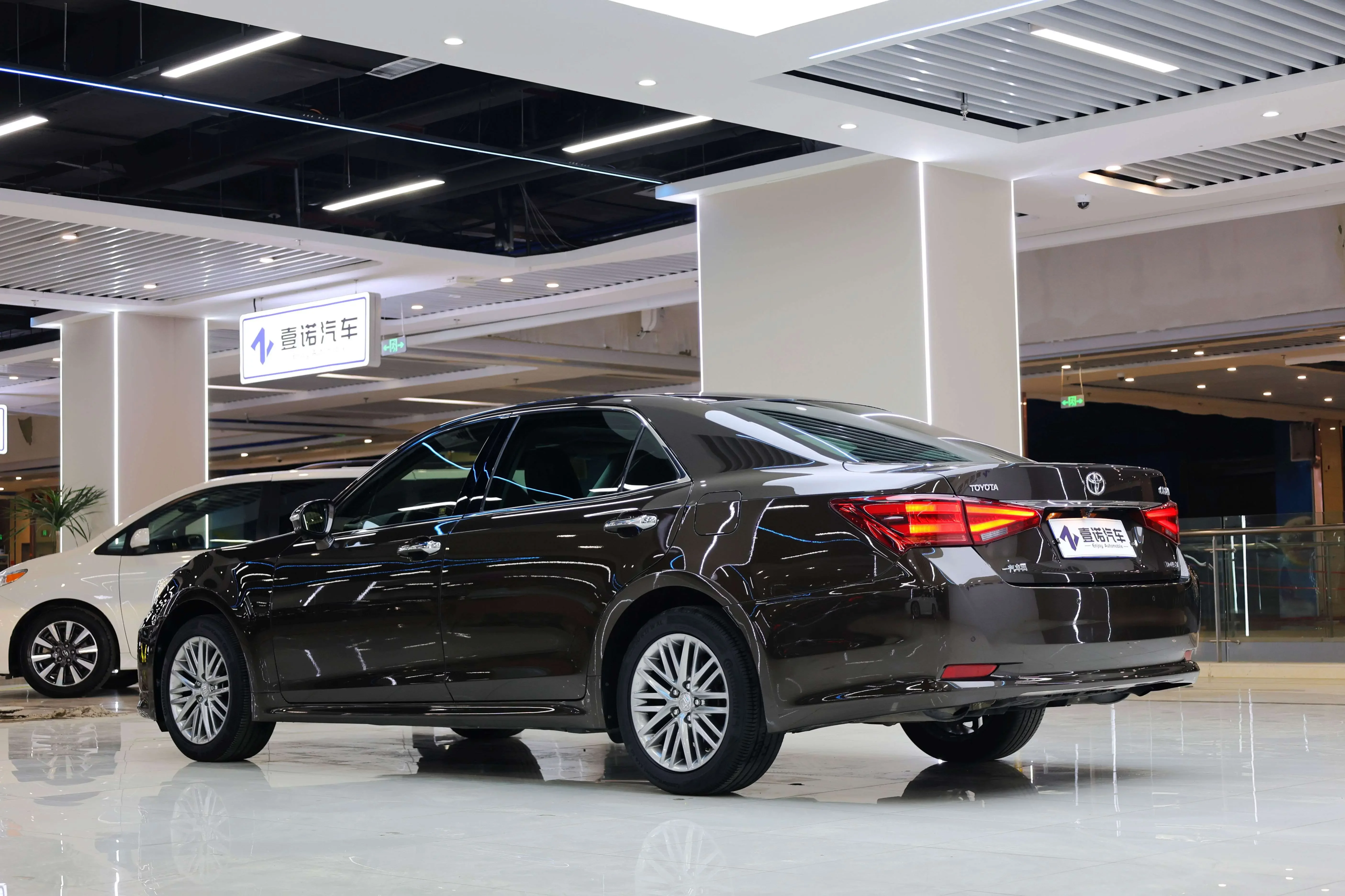 Toyota crown