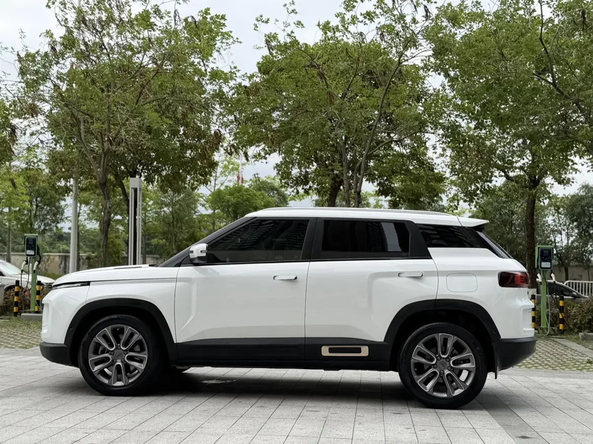 Geely ICON