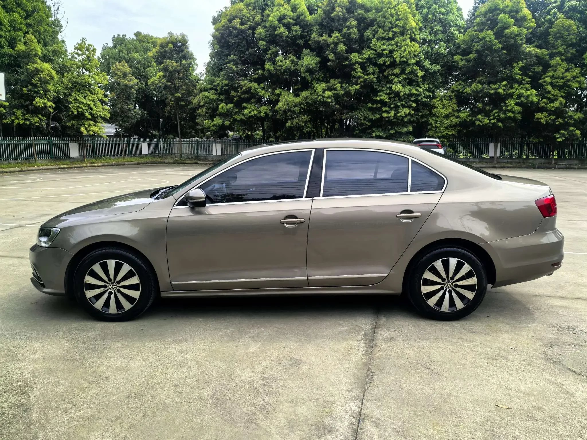 Volkswagen Sagitar