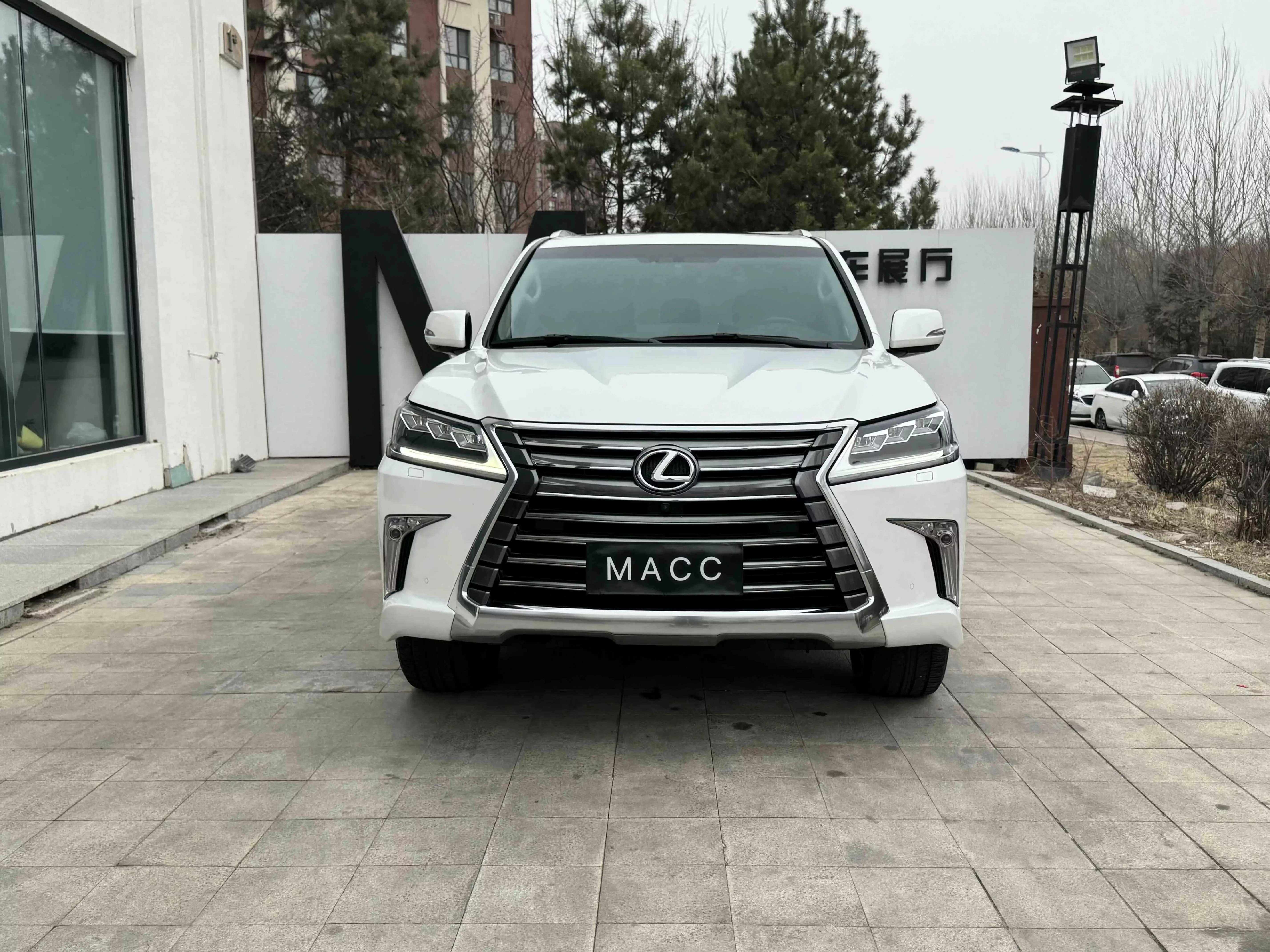 Lexus LX