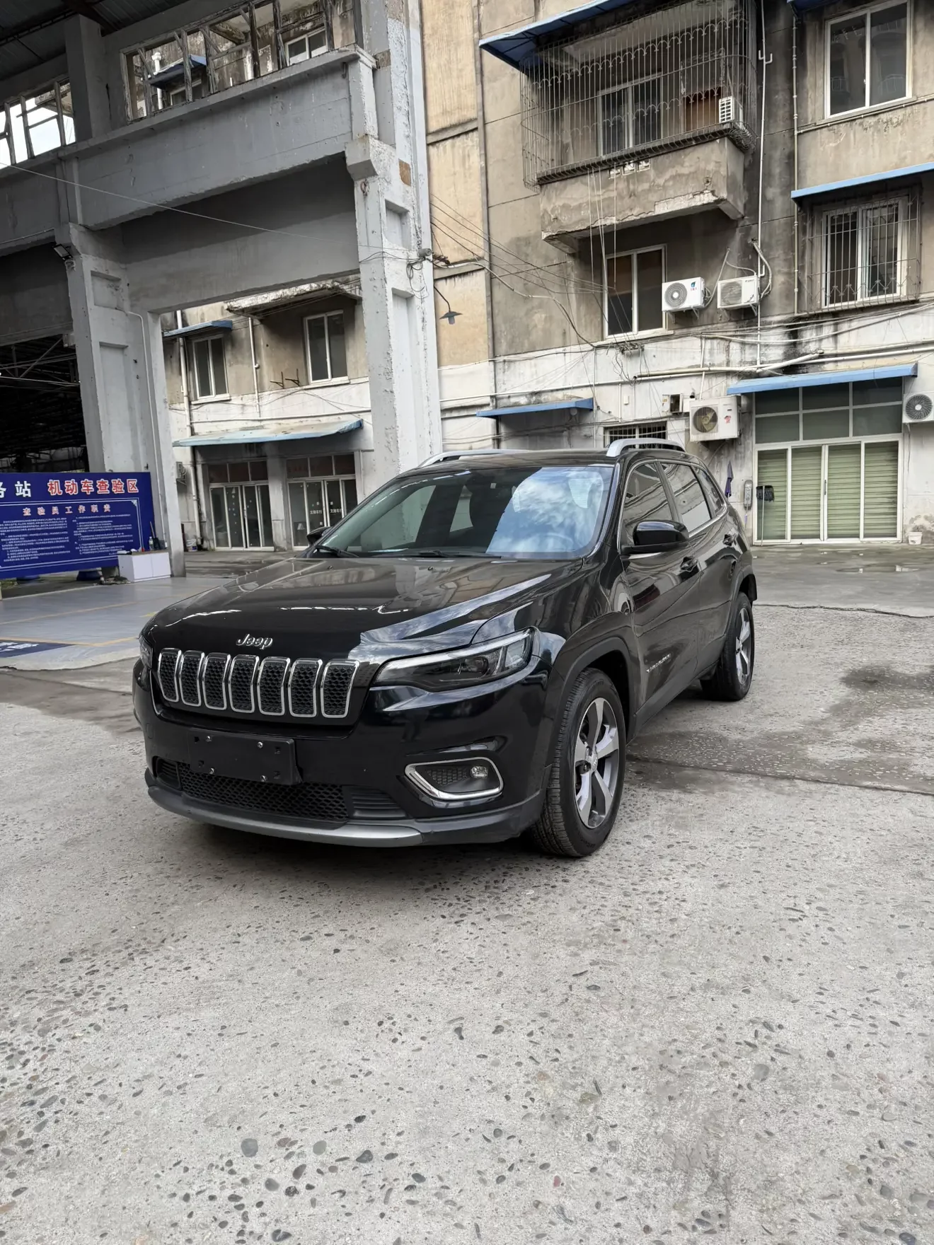 Jeep Cherokee