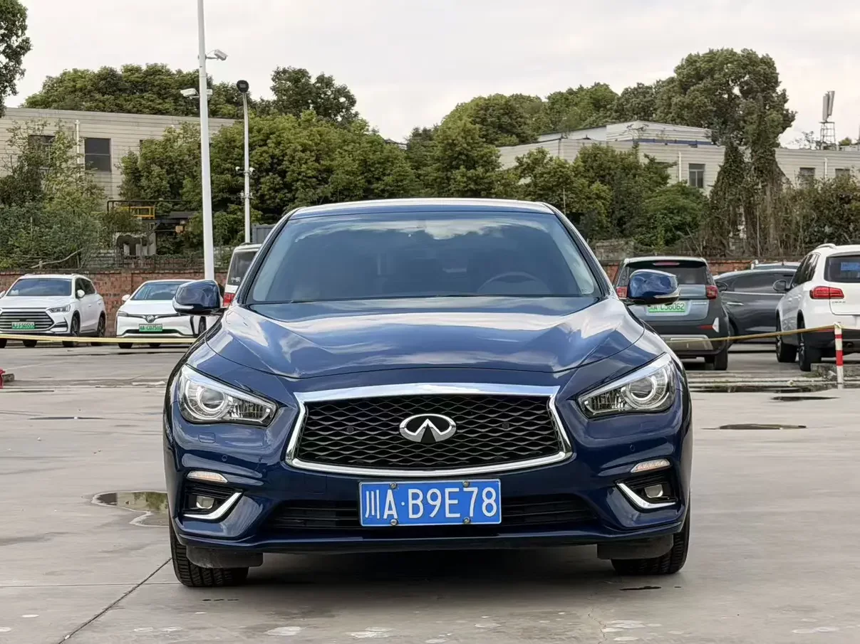 Infiniti Q50L