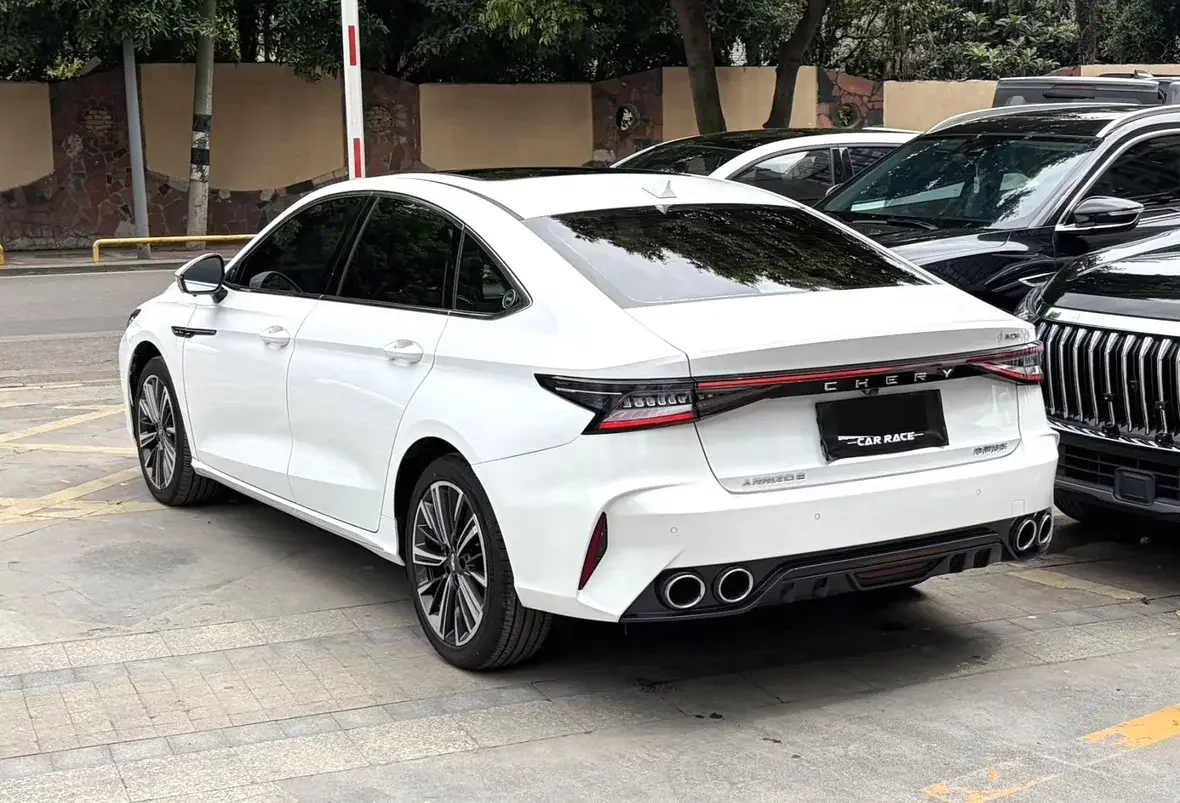 Chery Arrizo 8