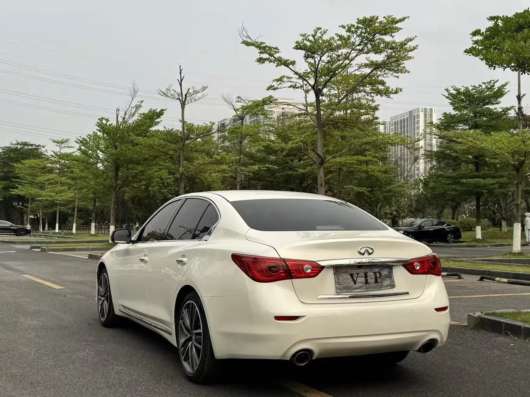 Infiniti Q50L