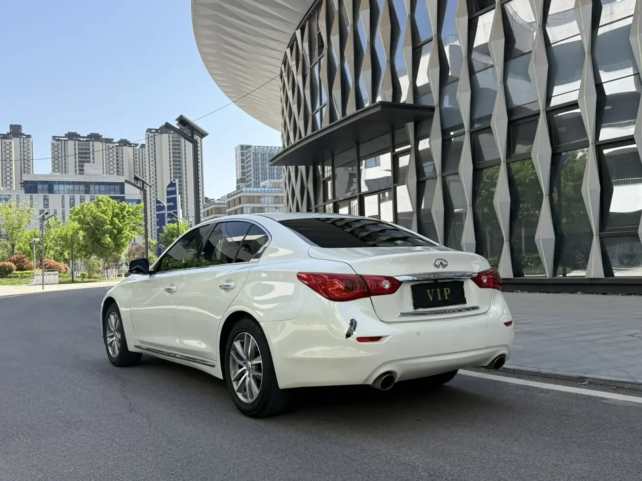Infiniti Q50L