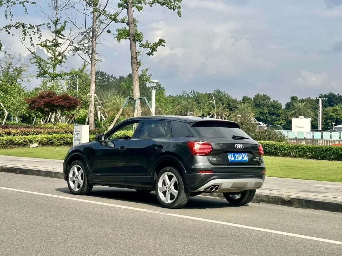 Audi Q2L