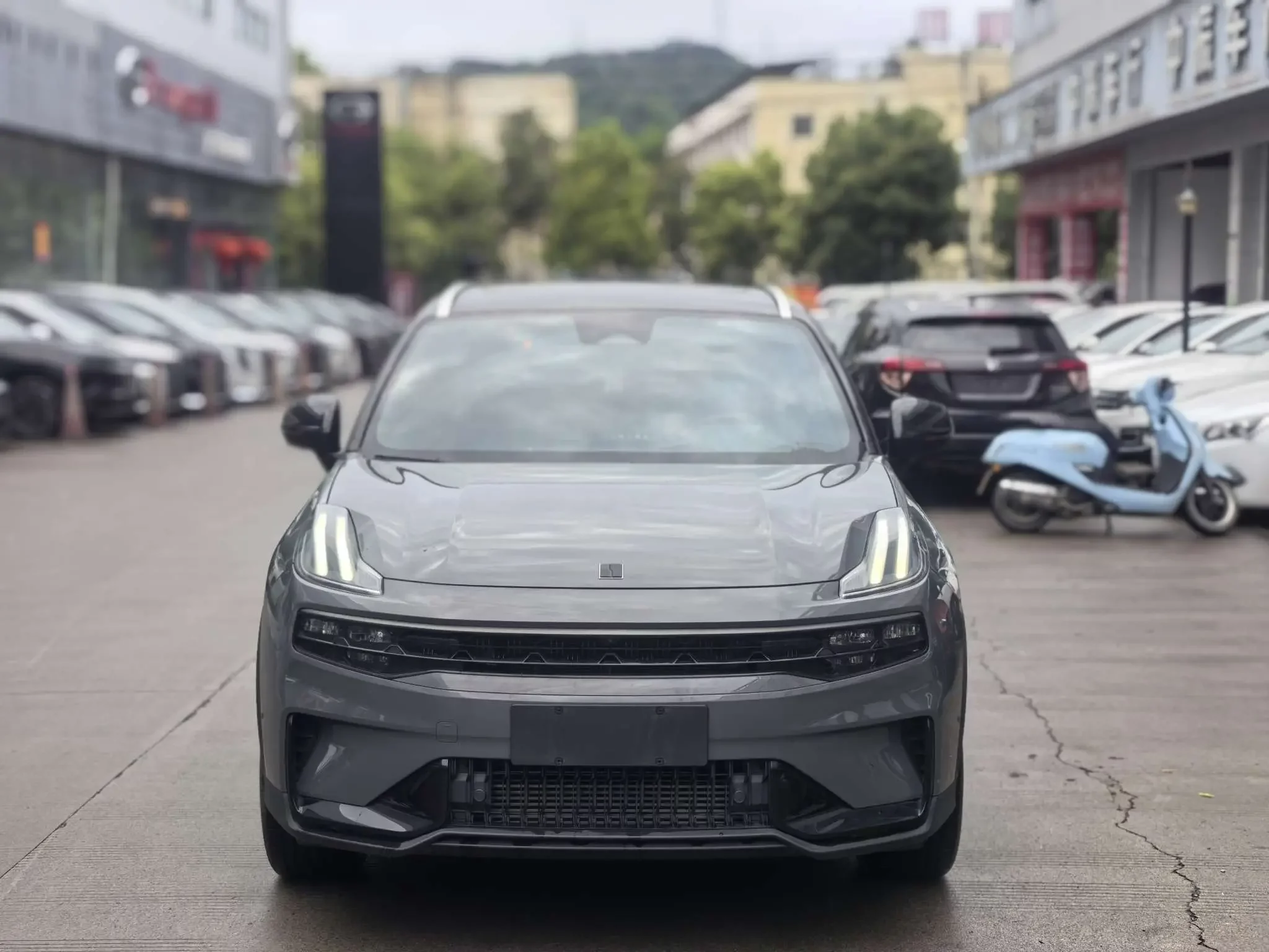 Lynk & Co 06