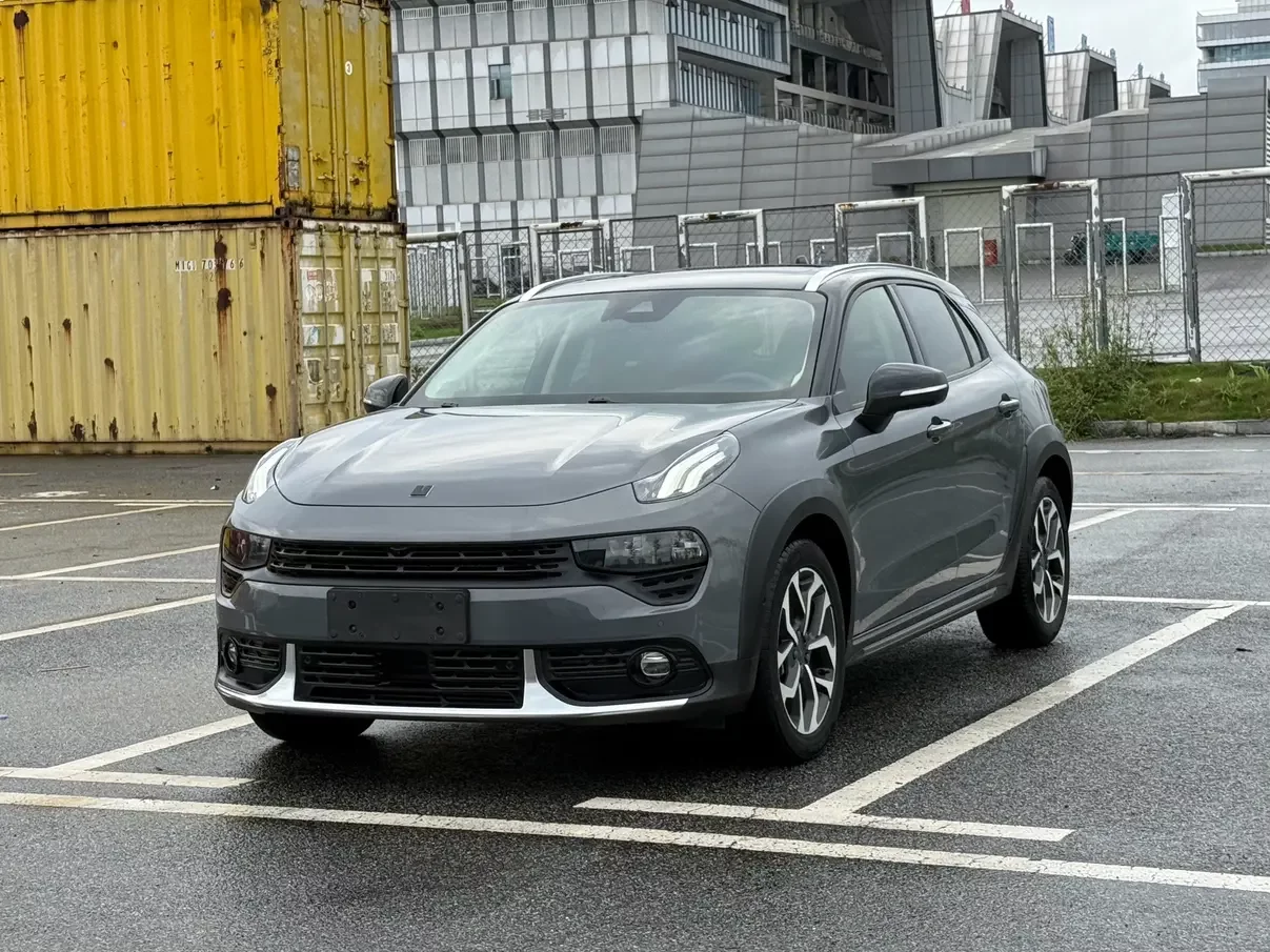 Lynk & Co 02