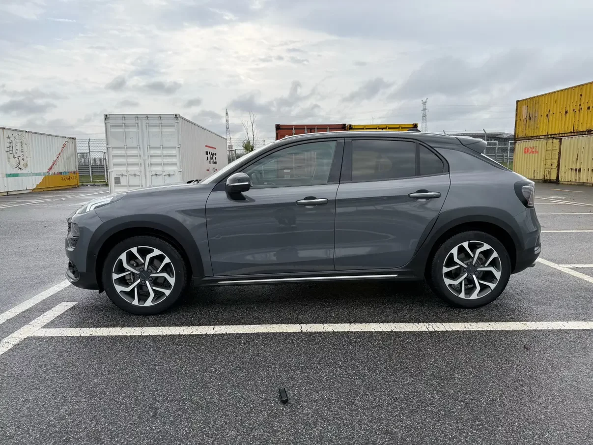 Lynk & Co 02