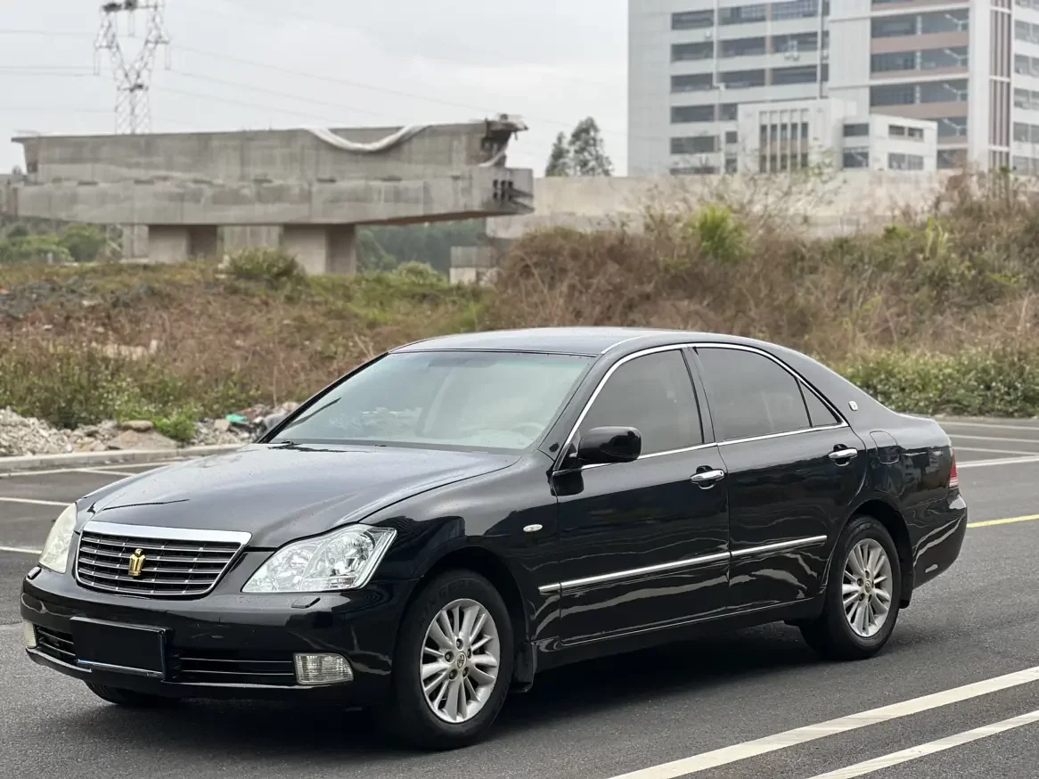 Toyota crown