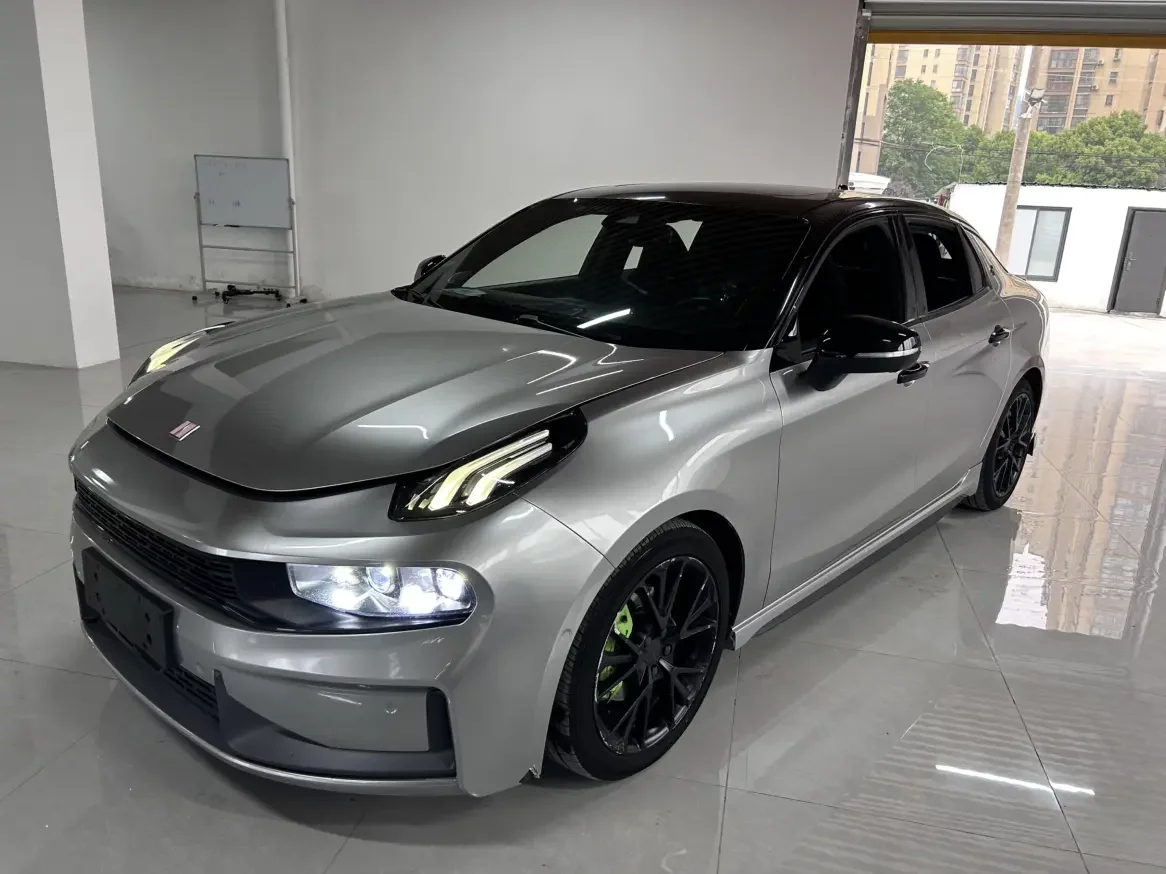 Lynk & Co 03
