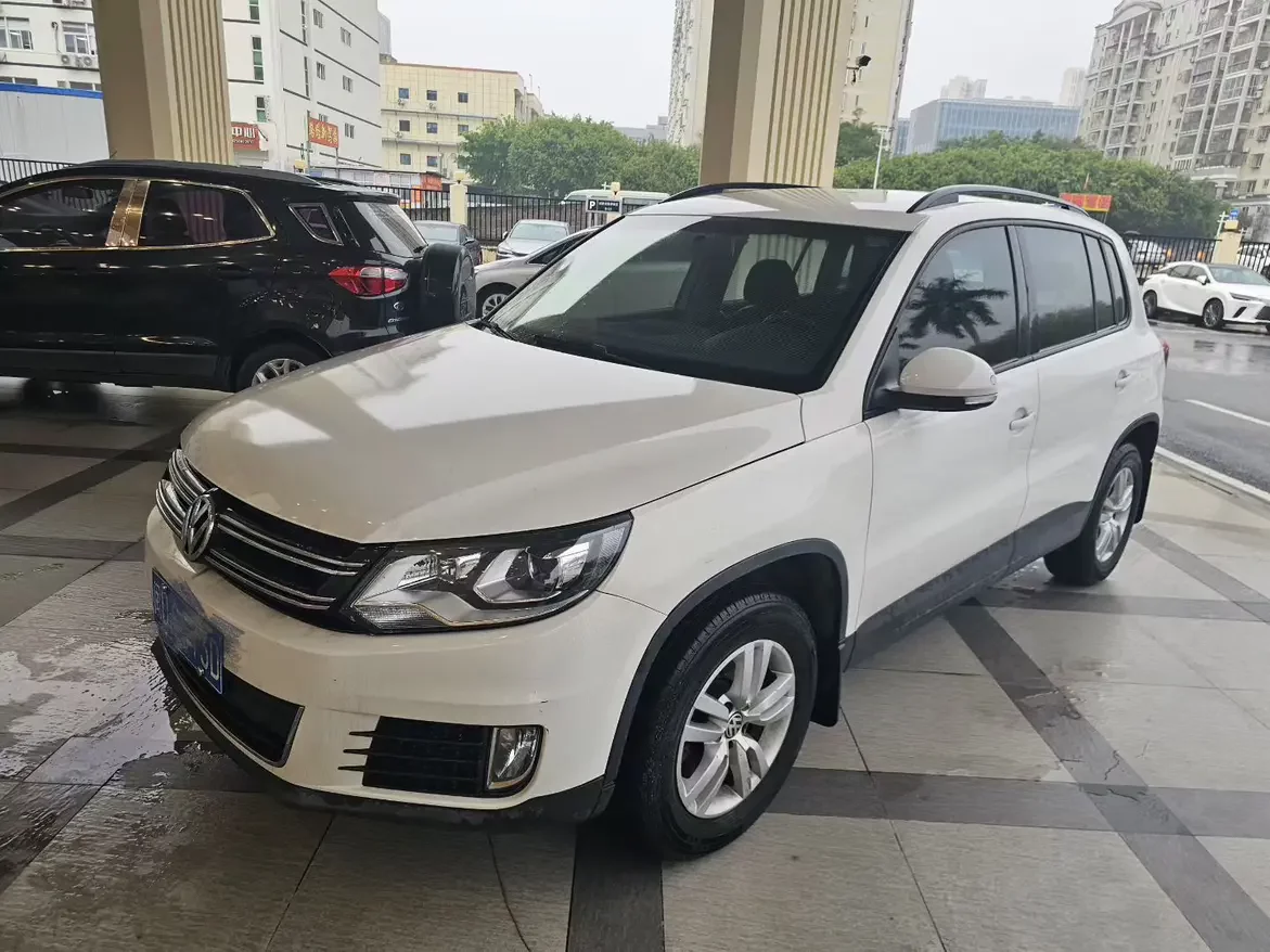 Volkswagen Tiguan (Tharu)