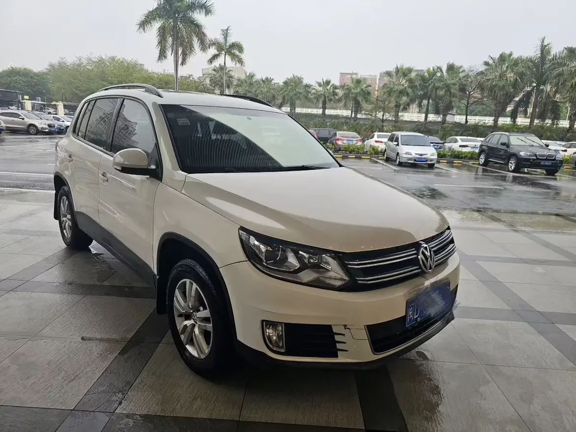 Volkswagen Tiguan (Tharu)