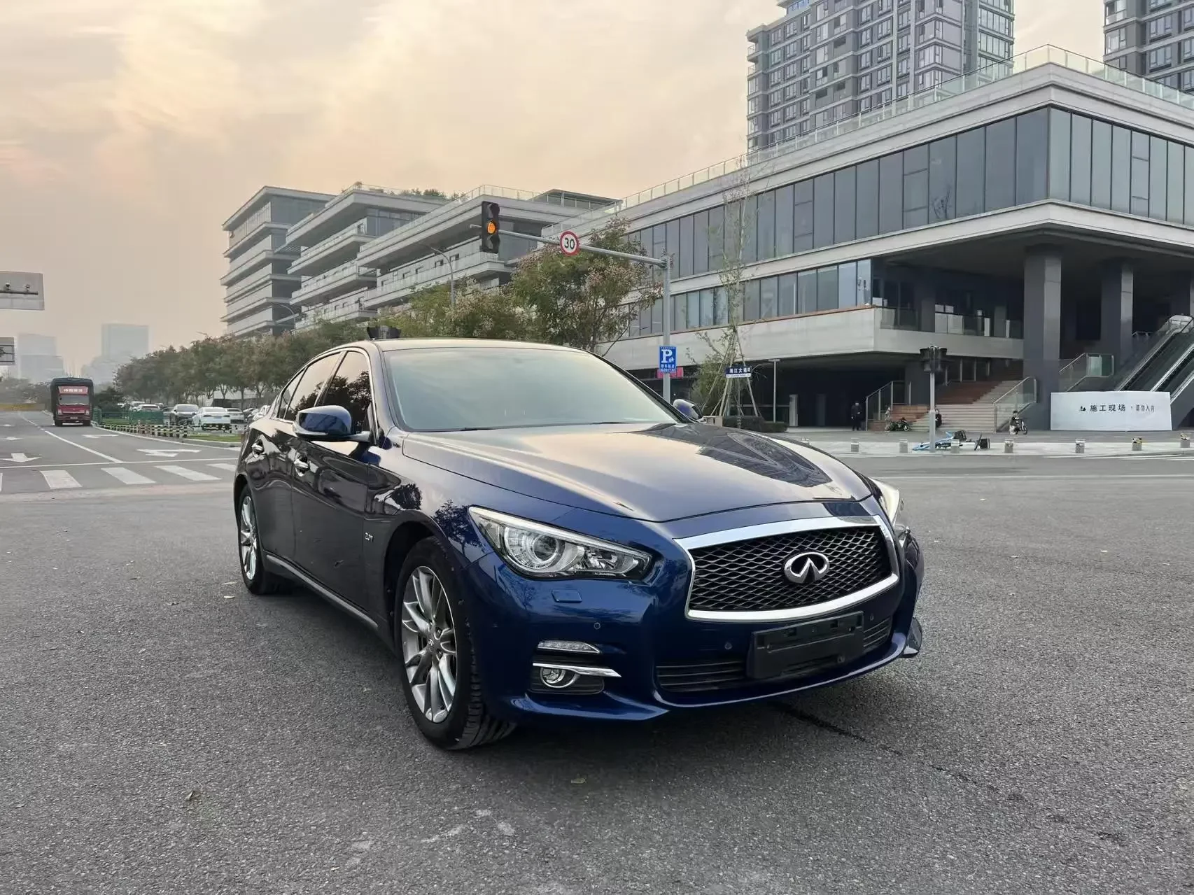Infiniti Q50L