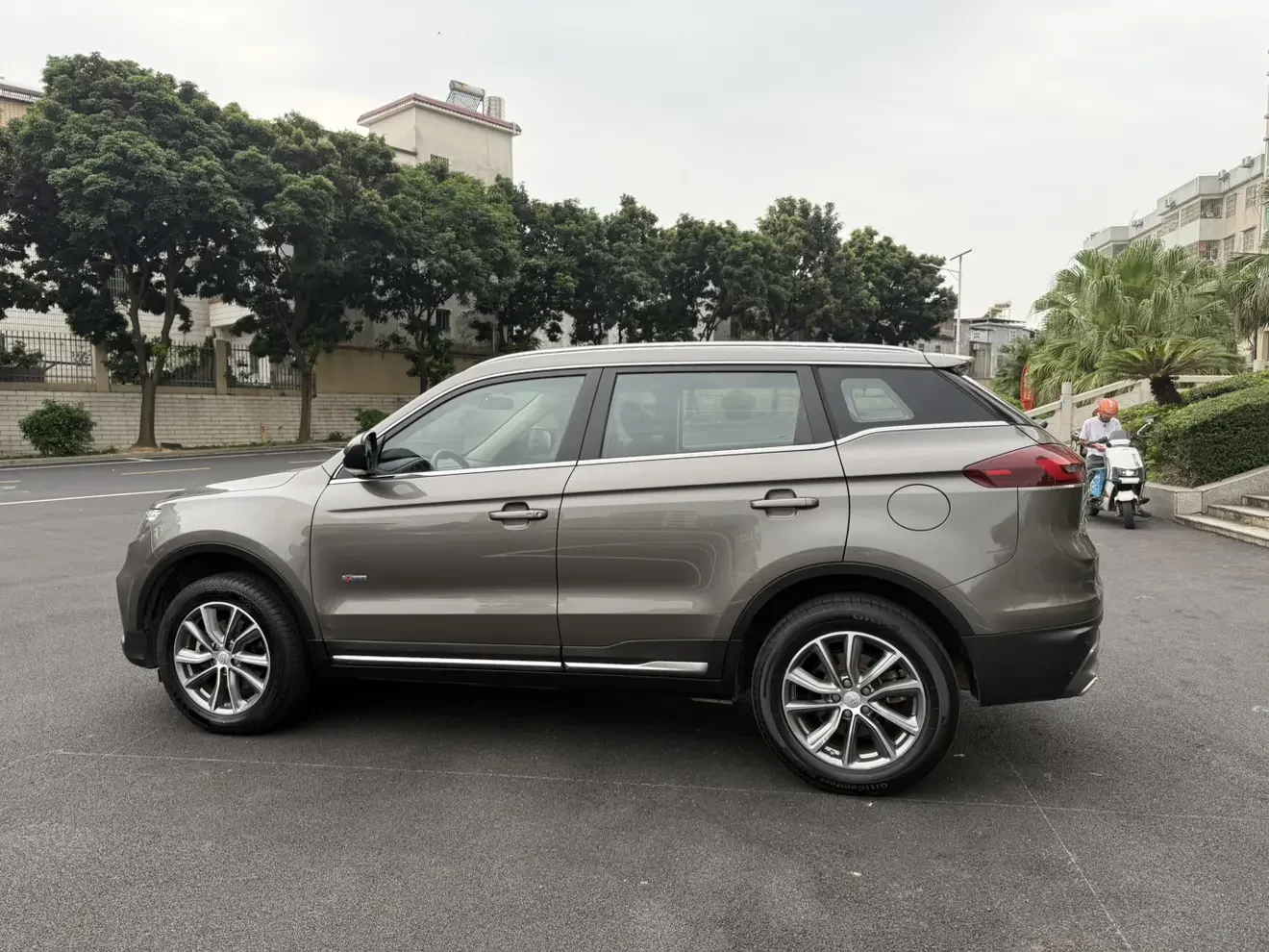 Geely Atlas