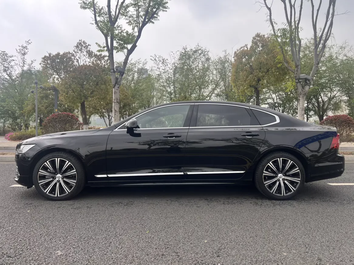 Volvo S90