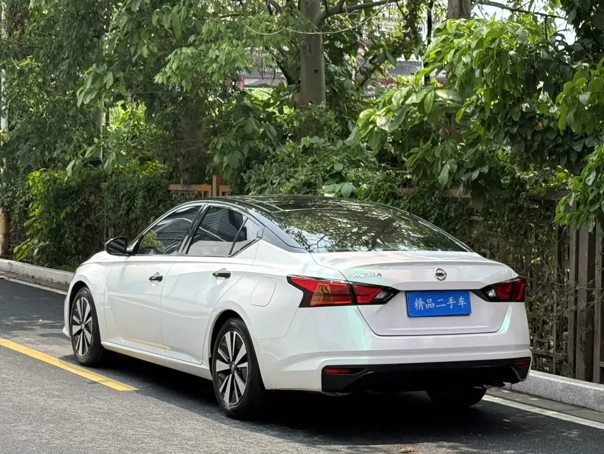 Nissan Altima