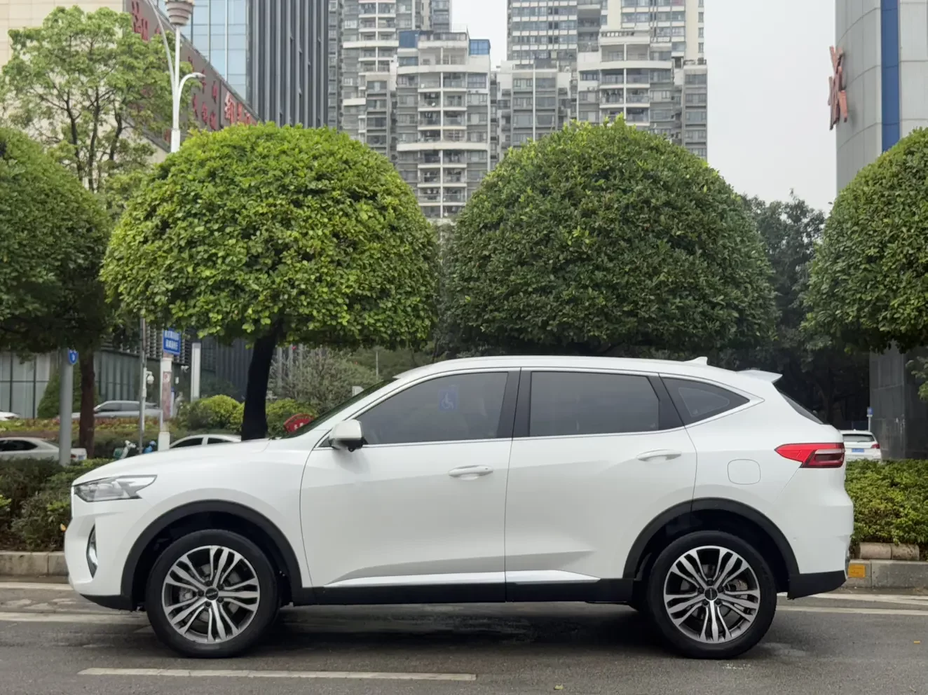 Haval F7
