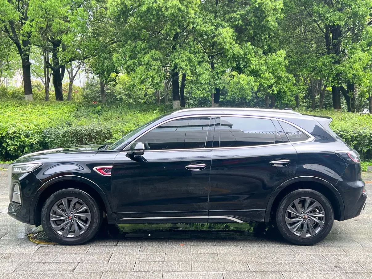 Hongqi HS5