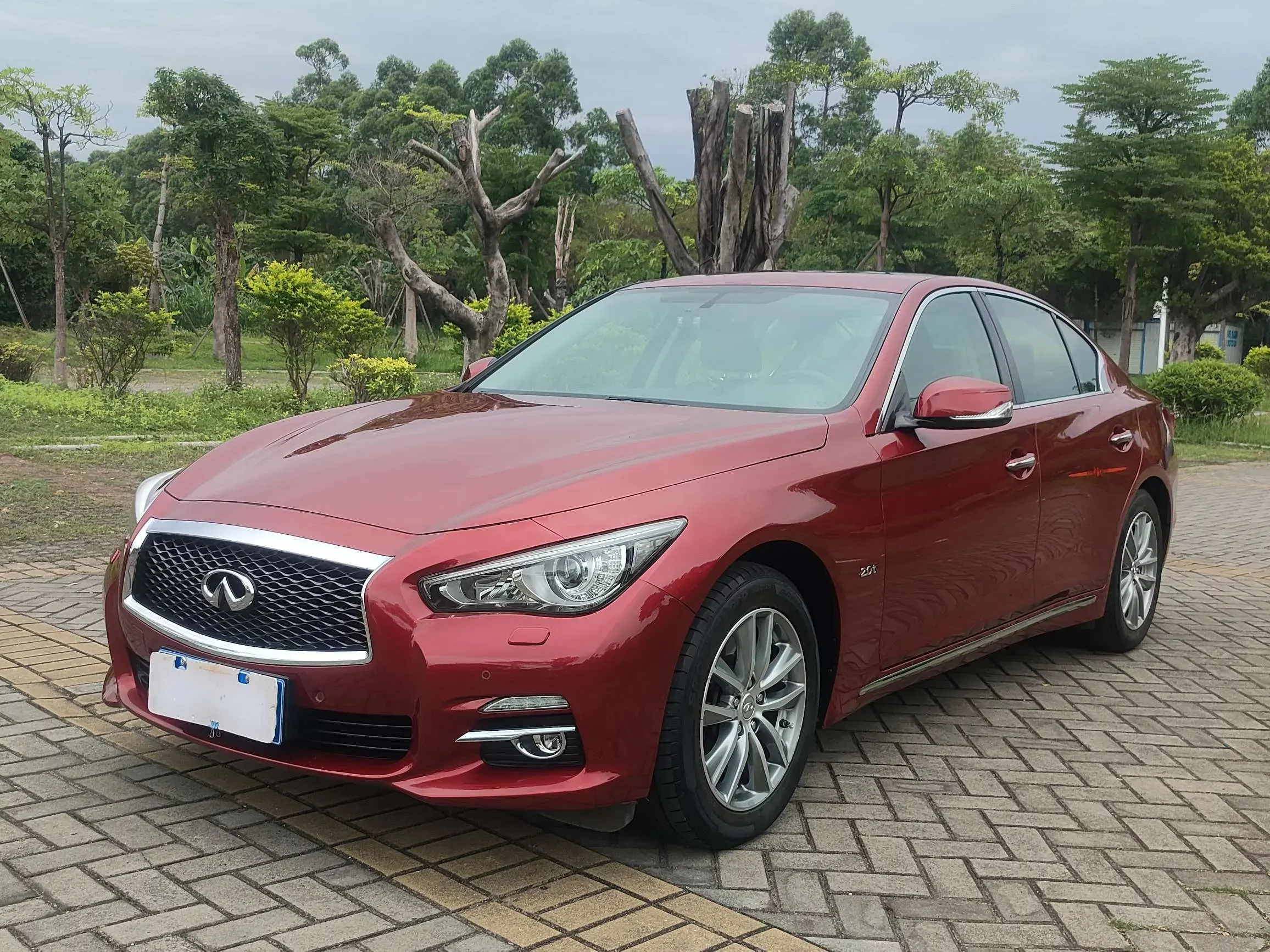 Infiniti Q50L