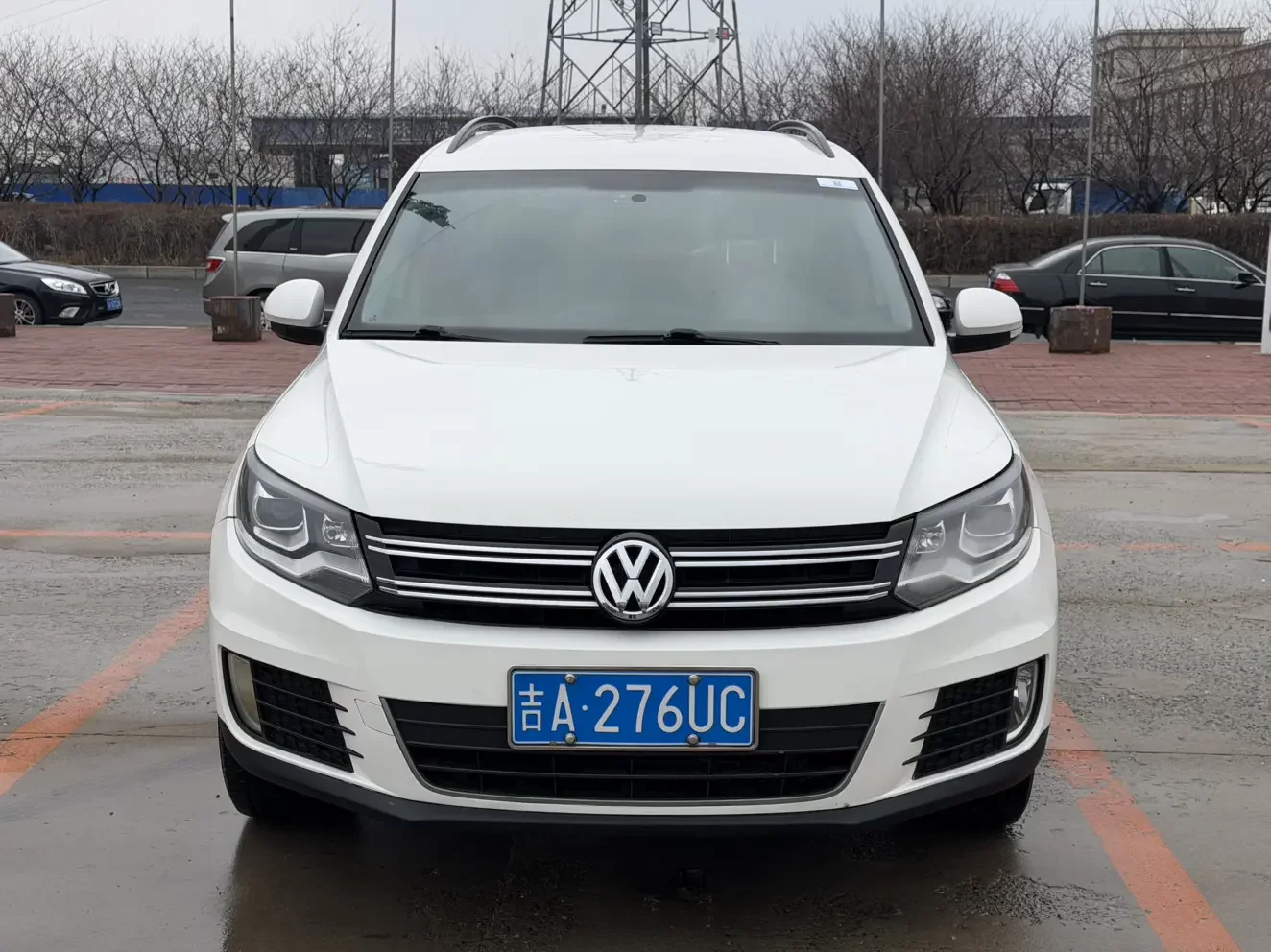 Volkswagen Tiguan (Tharu)