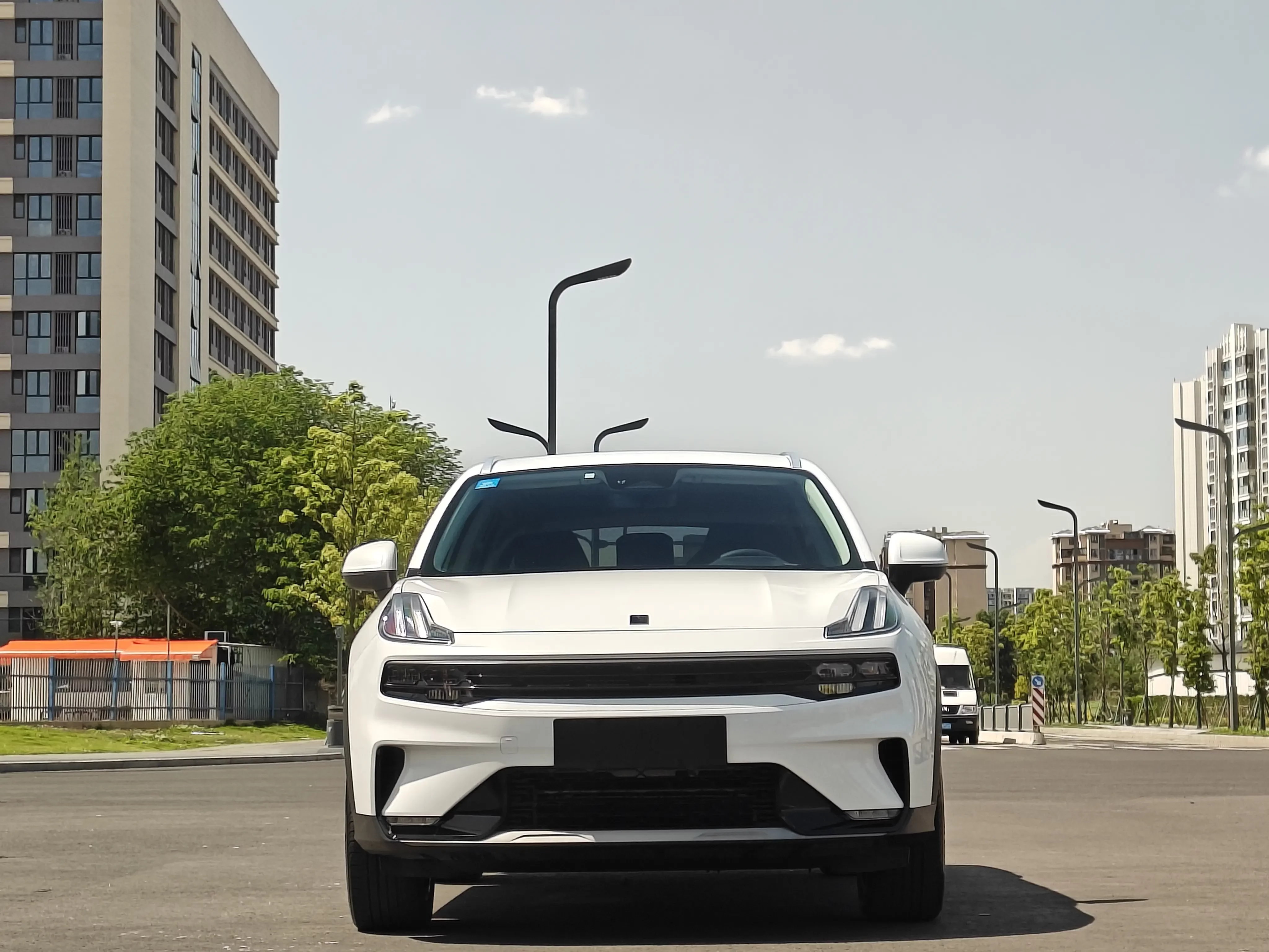 Lynk & Co 06 EM-P