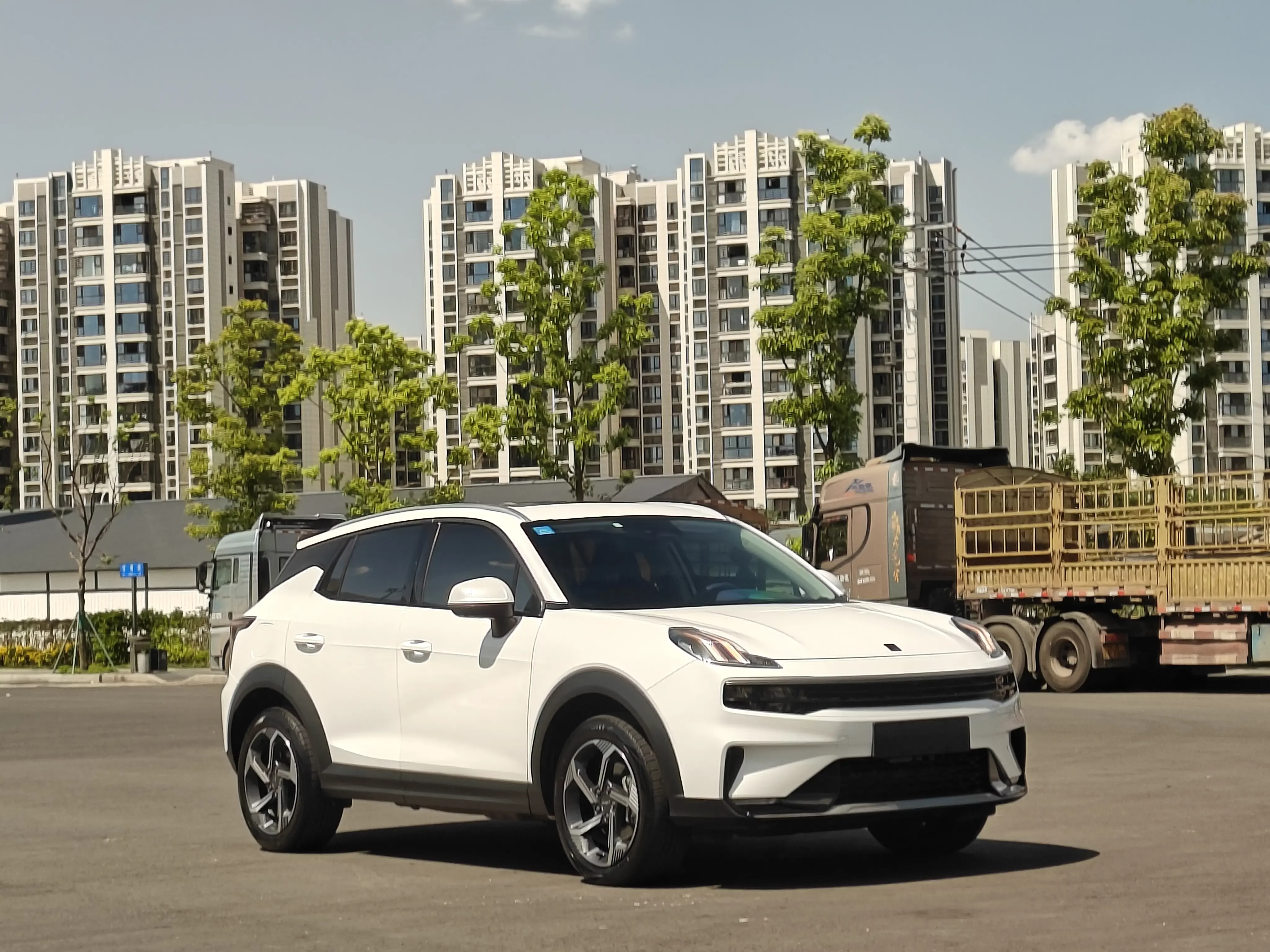 Lynk & Co 06 EM-P