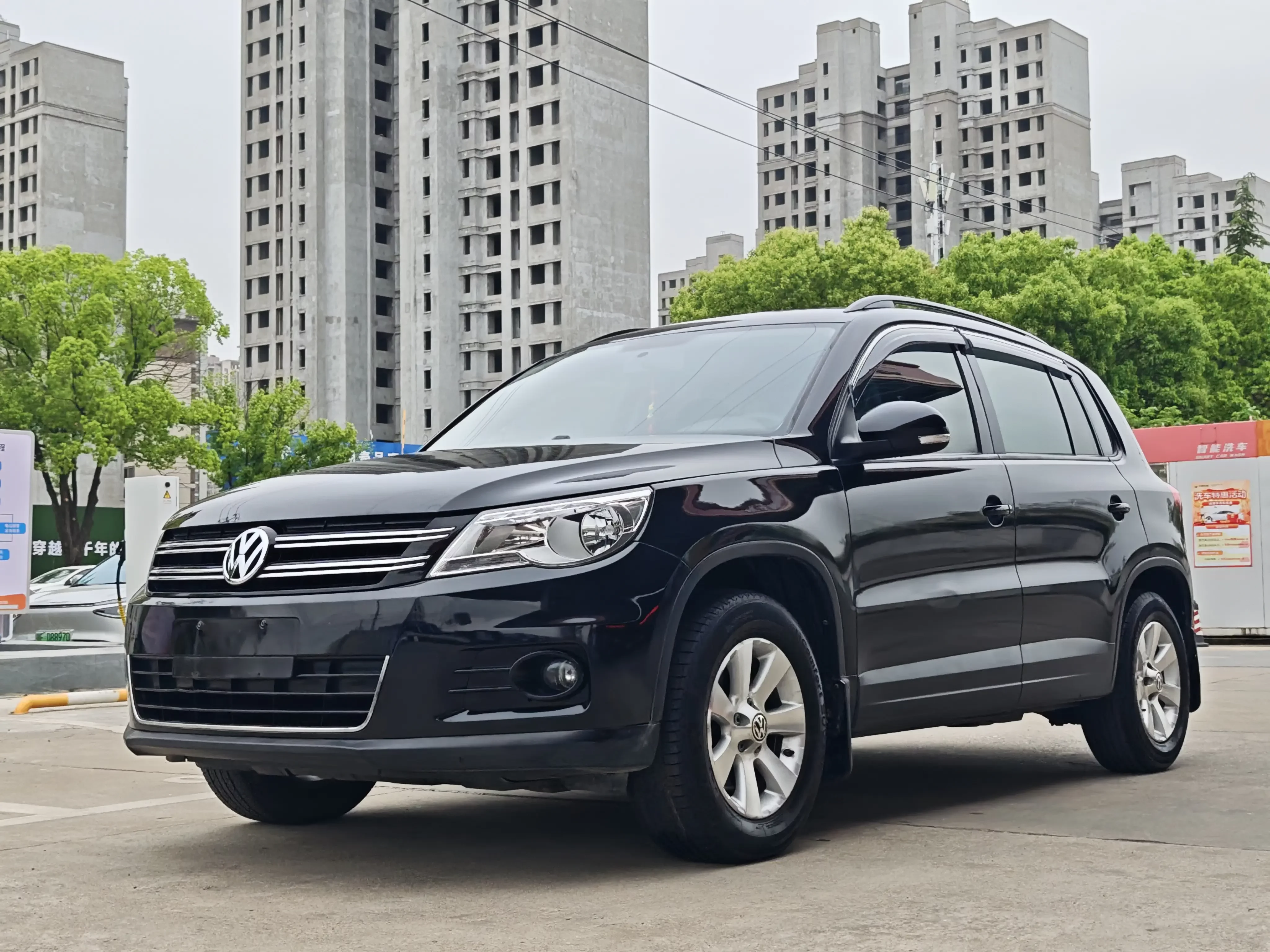 Volkswagen Tiguan (Tharu)