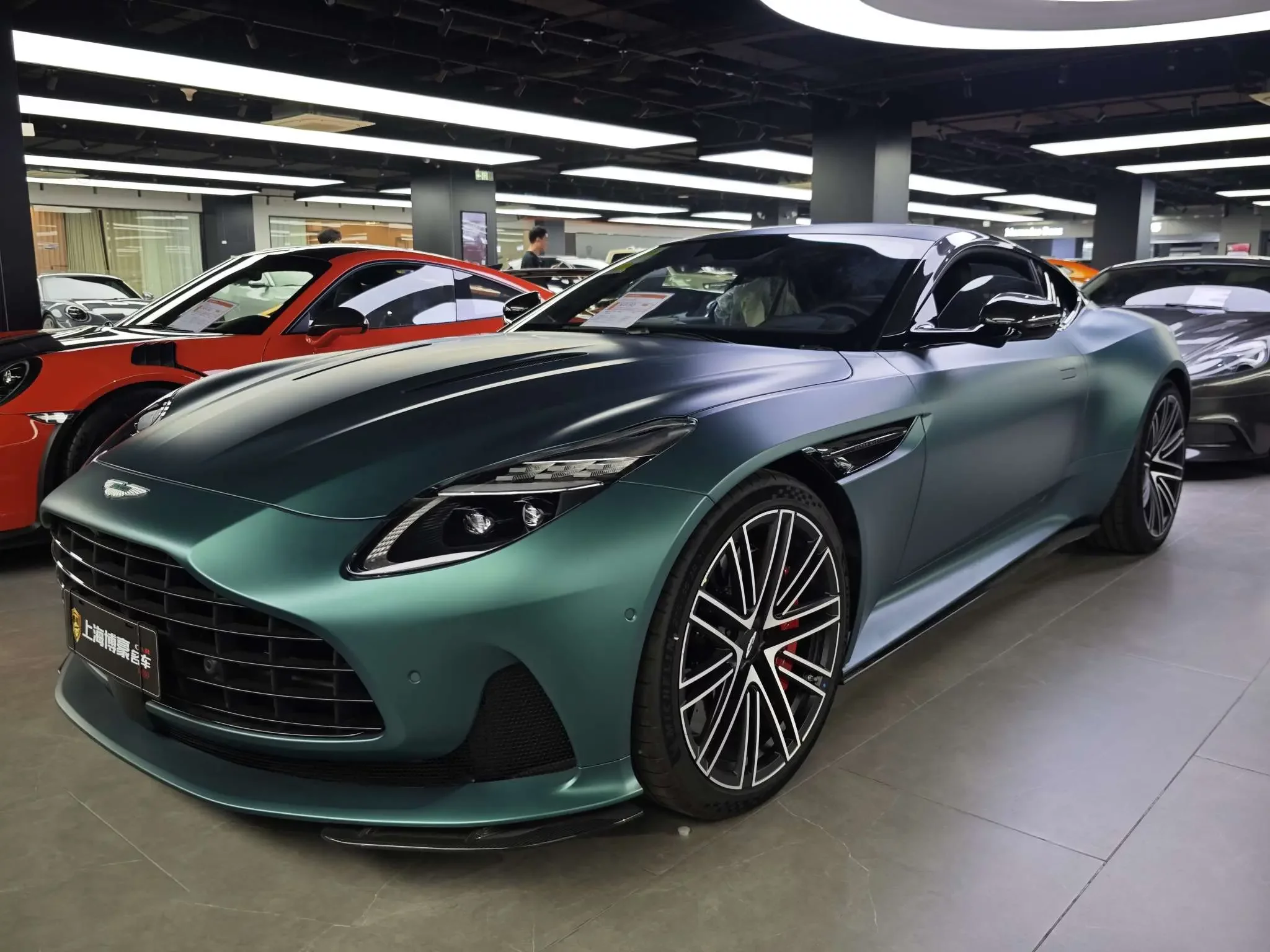 Aston Martin DB12