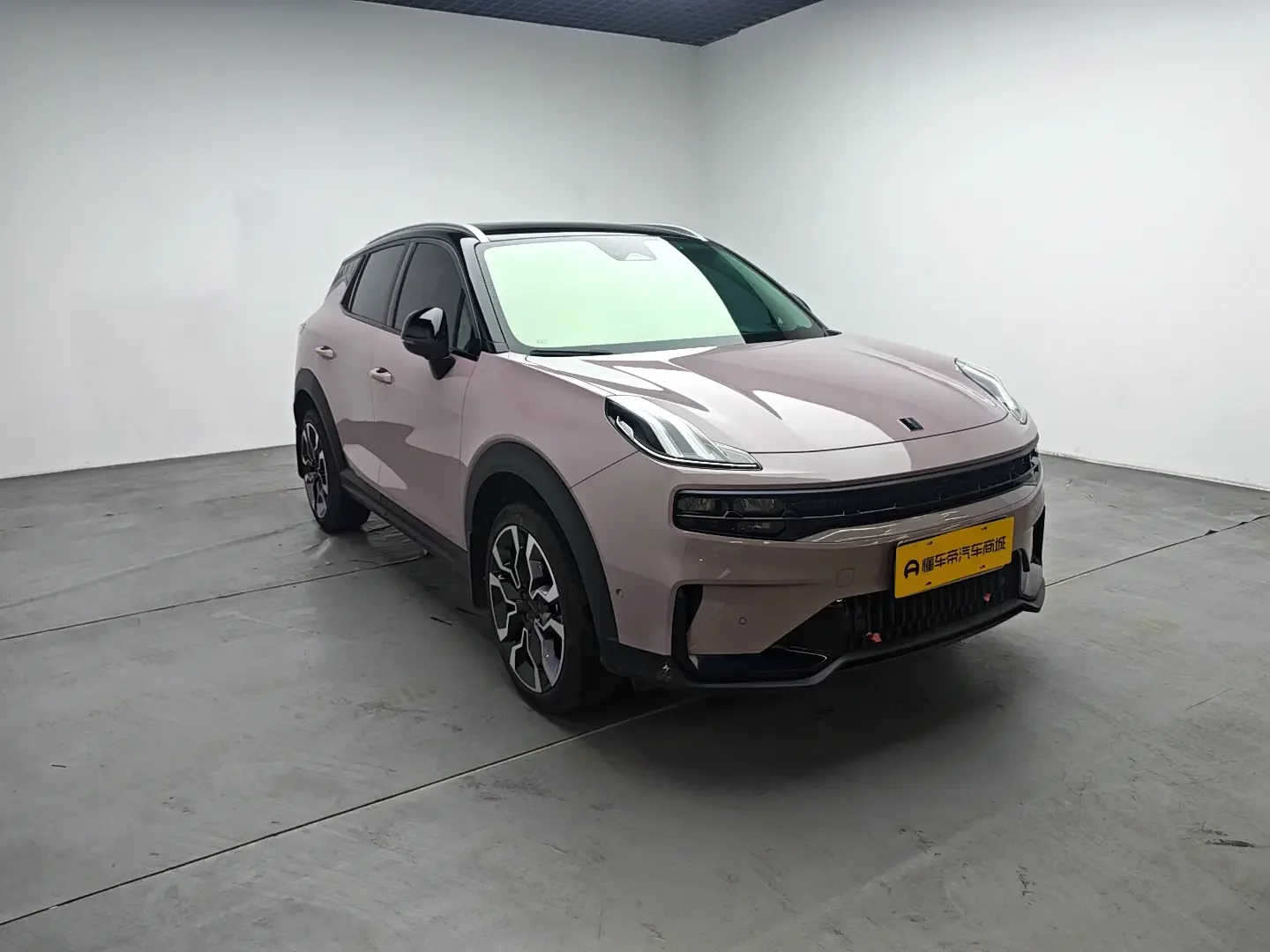 Lynk & Co 06