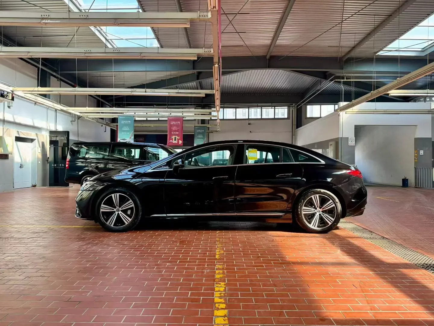 Mercedes-Benz EQE