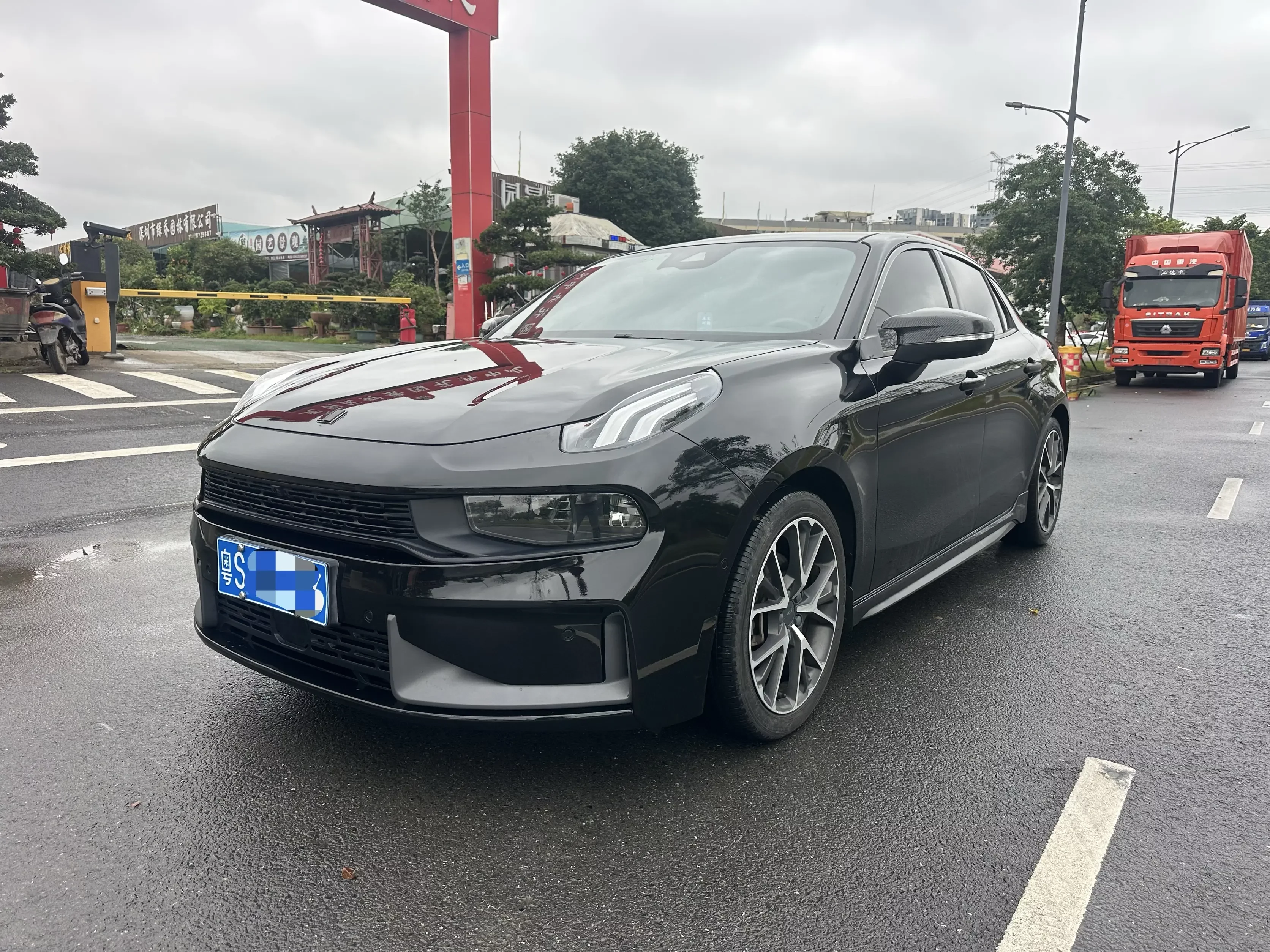 Lynk & Co 03