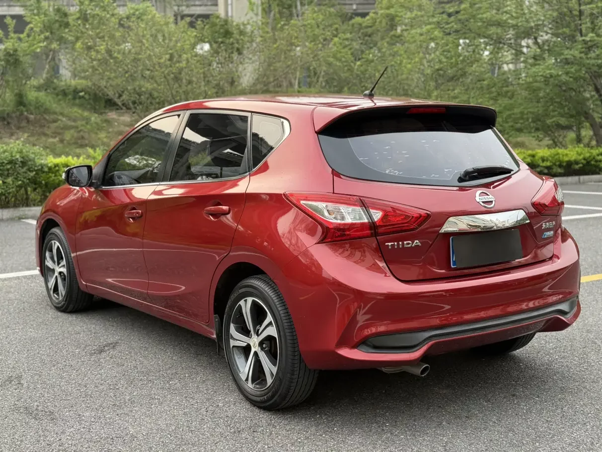 Nissan Tiida
