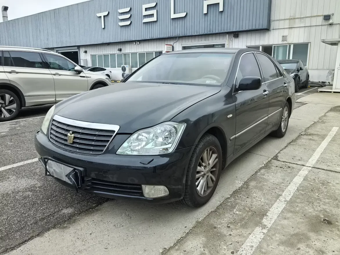 Toyota crown