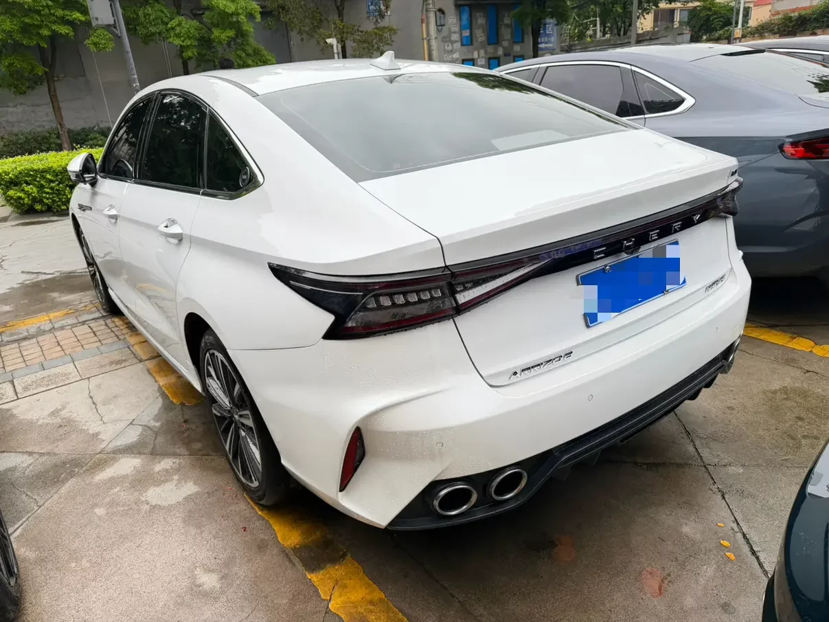 Chery Arrizo 8