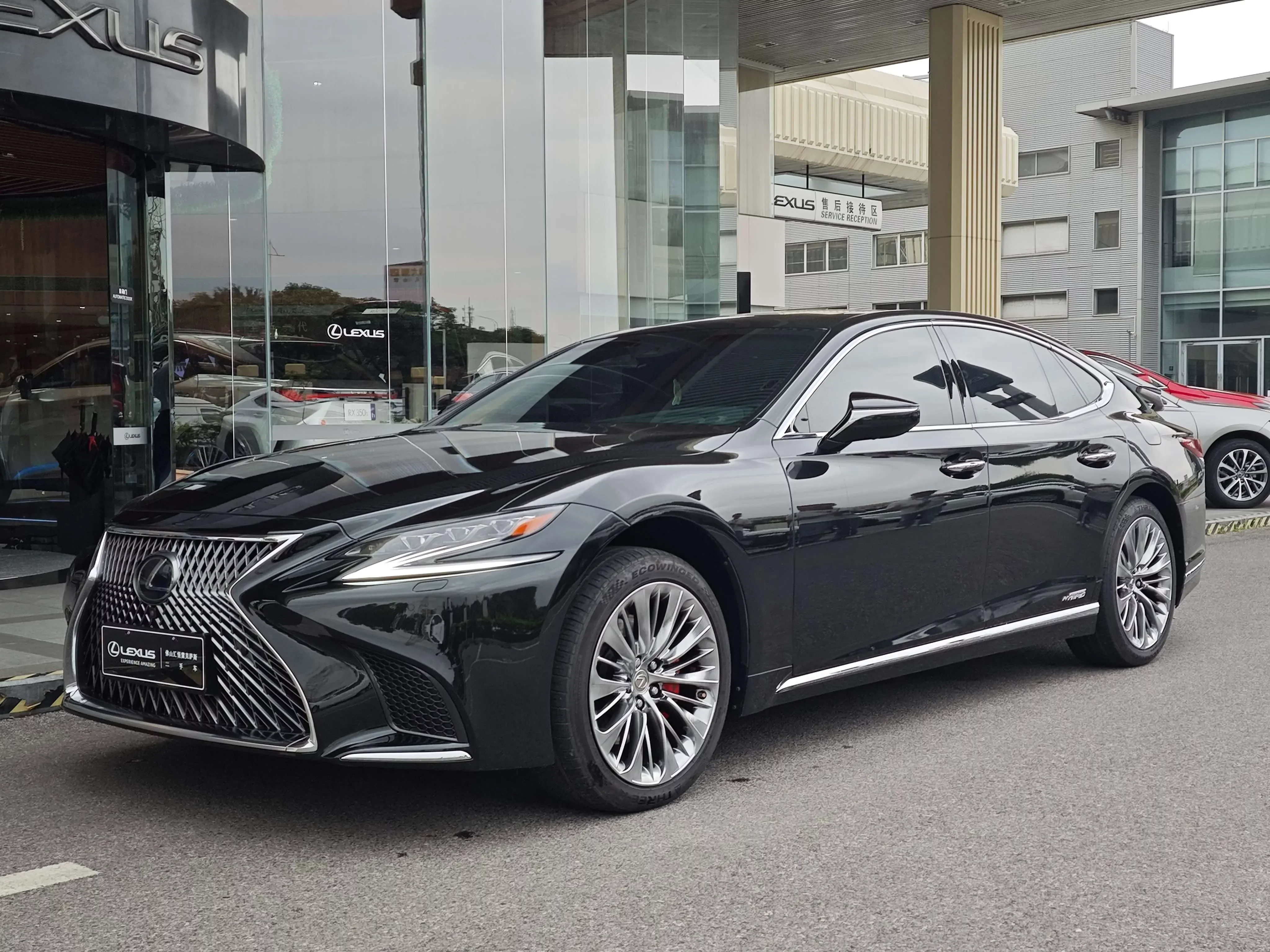 Lexus LS