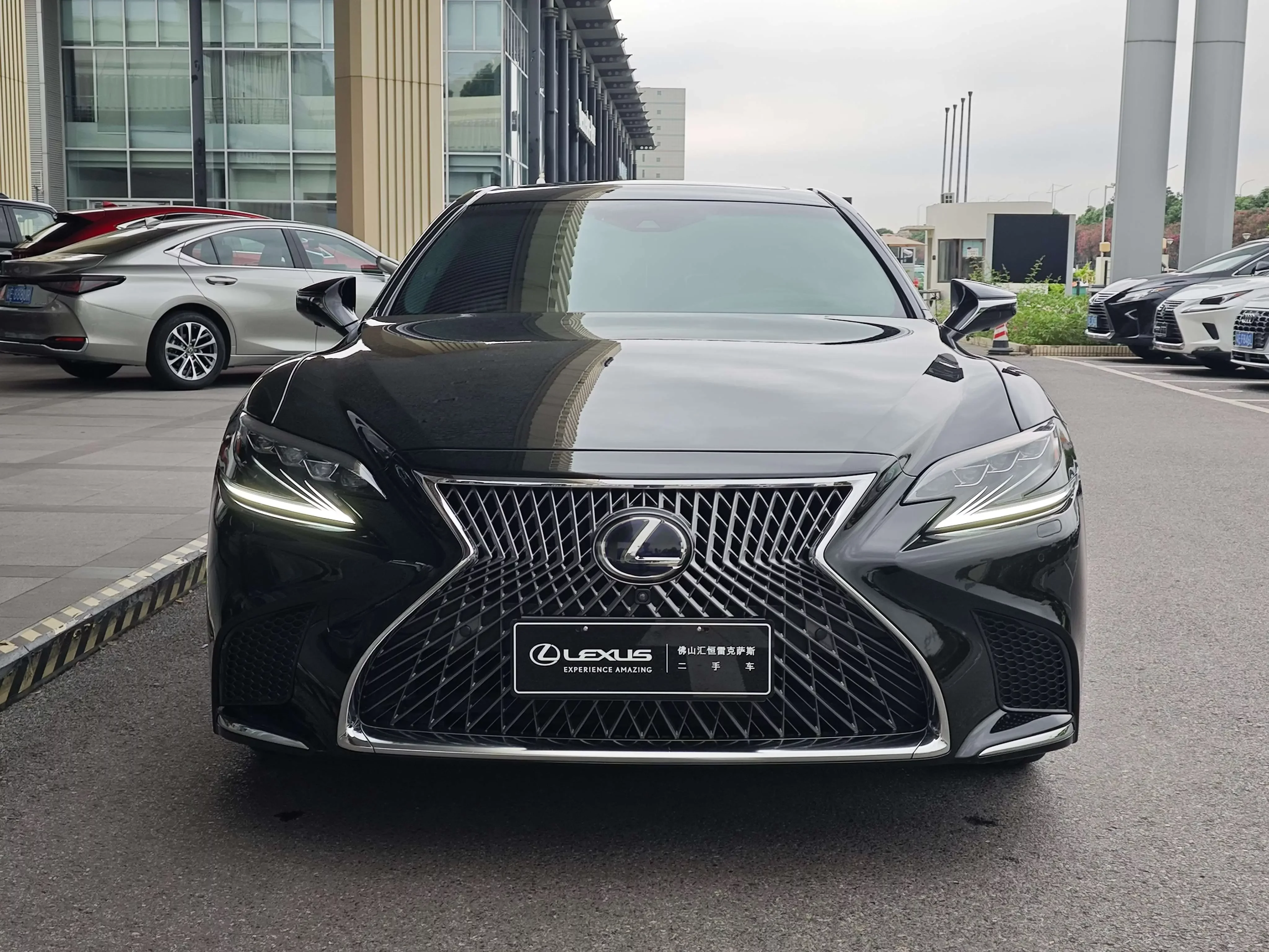Lexus LS